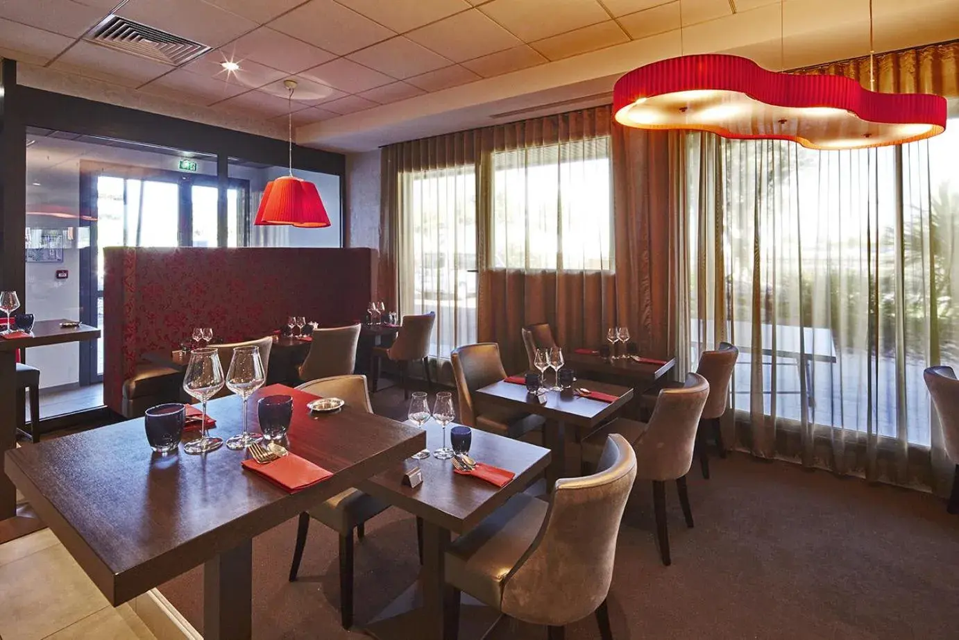Restaurant/places to eat in Kyriad Prestige Lyon Est - Saint Priest Eurexpo Hotel and SPA Restaurant/places to eat in Kyriad Prestige Lyon Est - Saint Priest Eurexpo Hotel and SPA