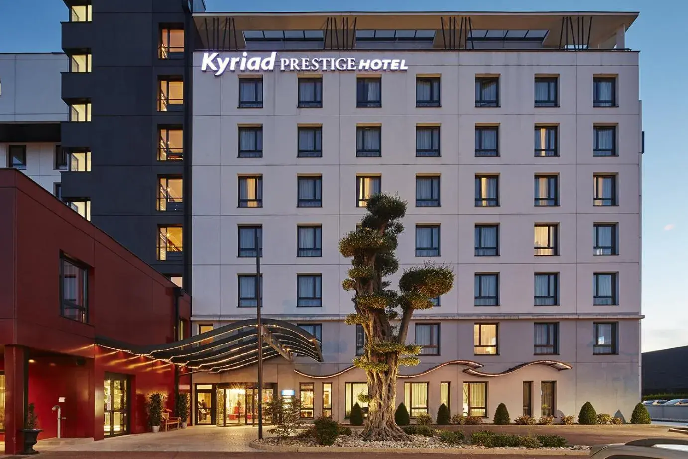 Property building in Kyriad Prestige Lyon Est - Saint Priest Eurexpo Hotel and SPA Property building in Kyriad Prestige Lyon Est - Saint Priest Eurexpo Hotel and SPA