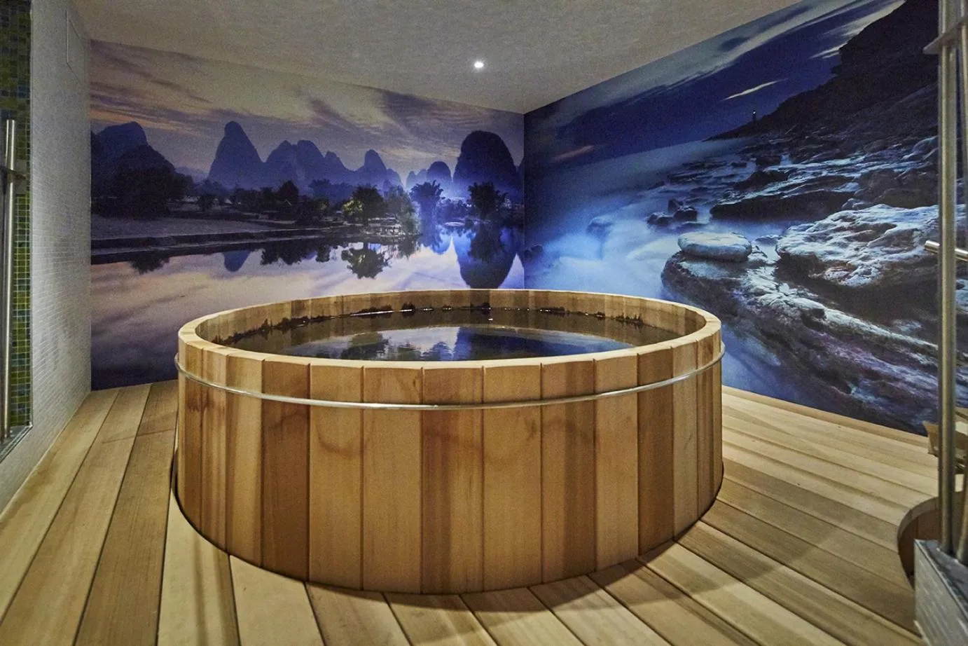 Hot Spring Bath in Kyriad Prestige Lyon Est - Saint Priest Eurexpo Hotel and SPA