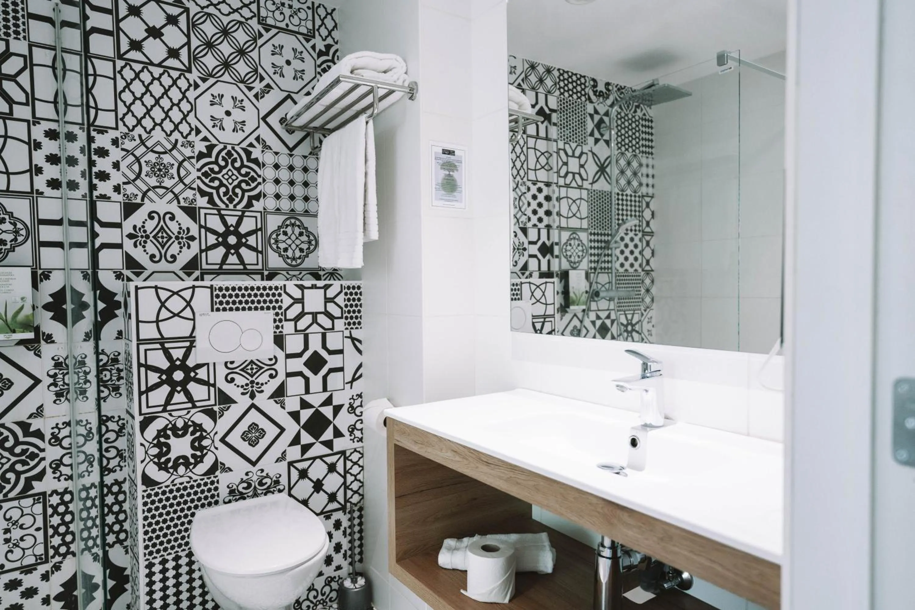 Bathroom in Utopia Hotel - Art & Nature Hotel