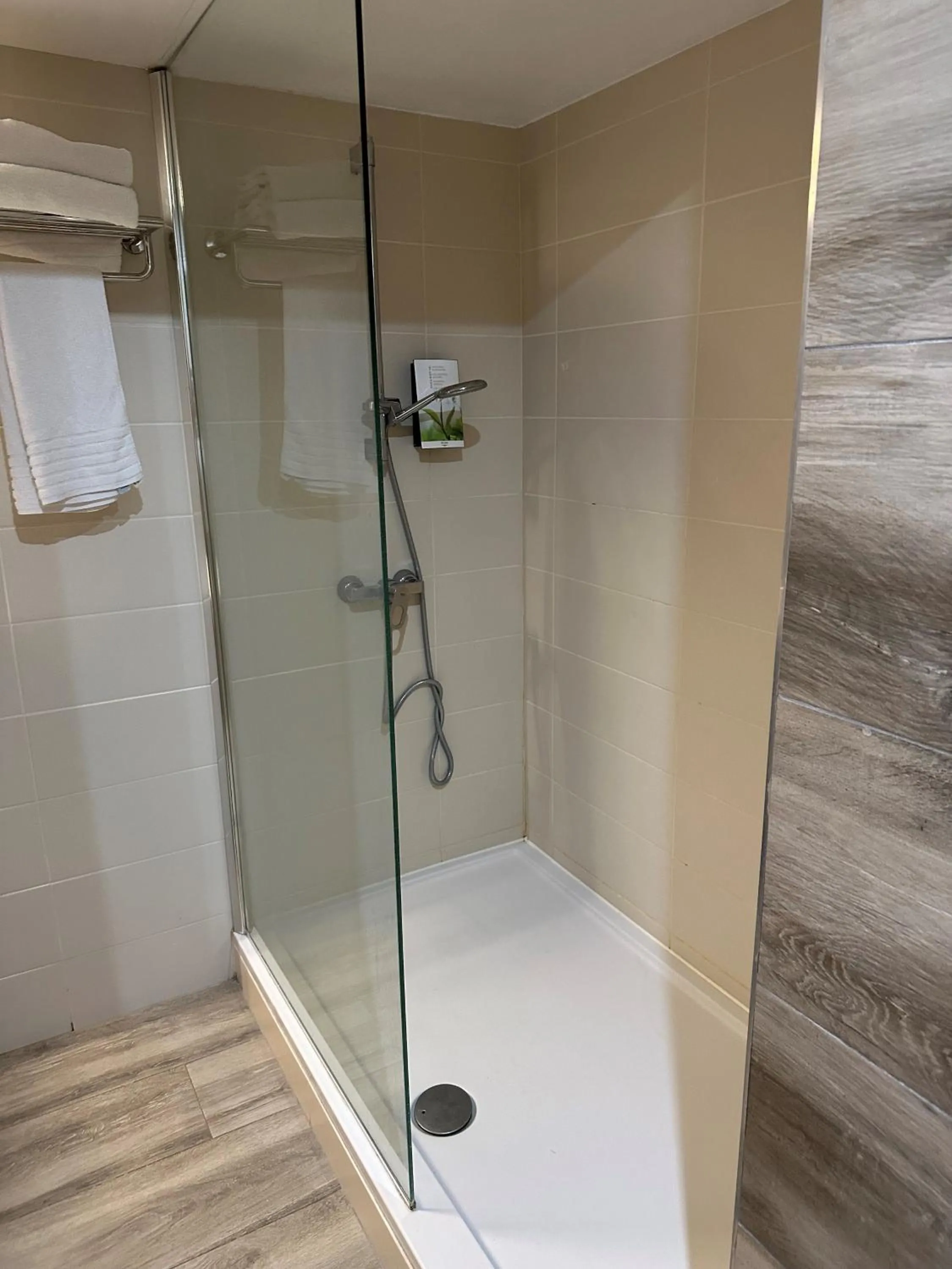 Shower in Utopia Hotel - Art & Nature Hotel