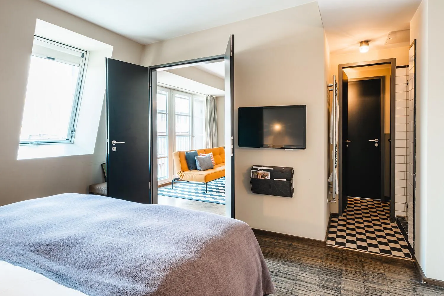 Photo of the whole room, Bed in Henri Hotel Hamburg Downtown