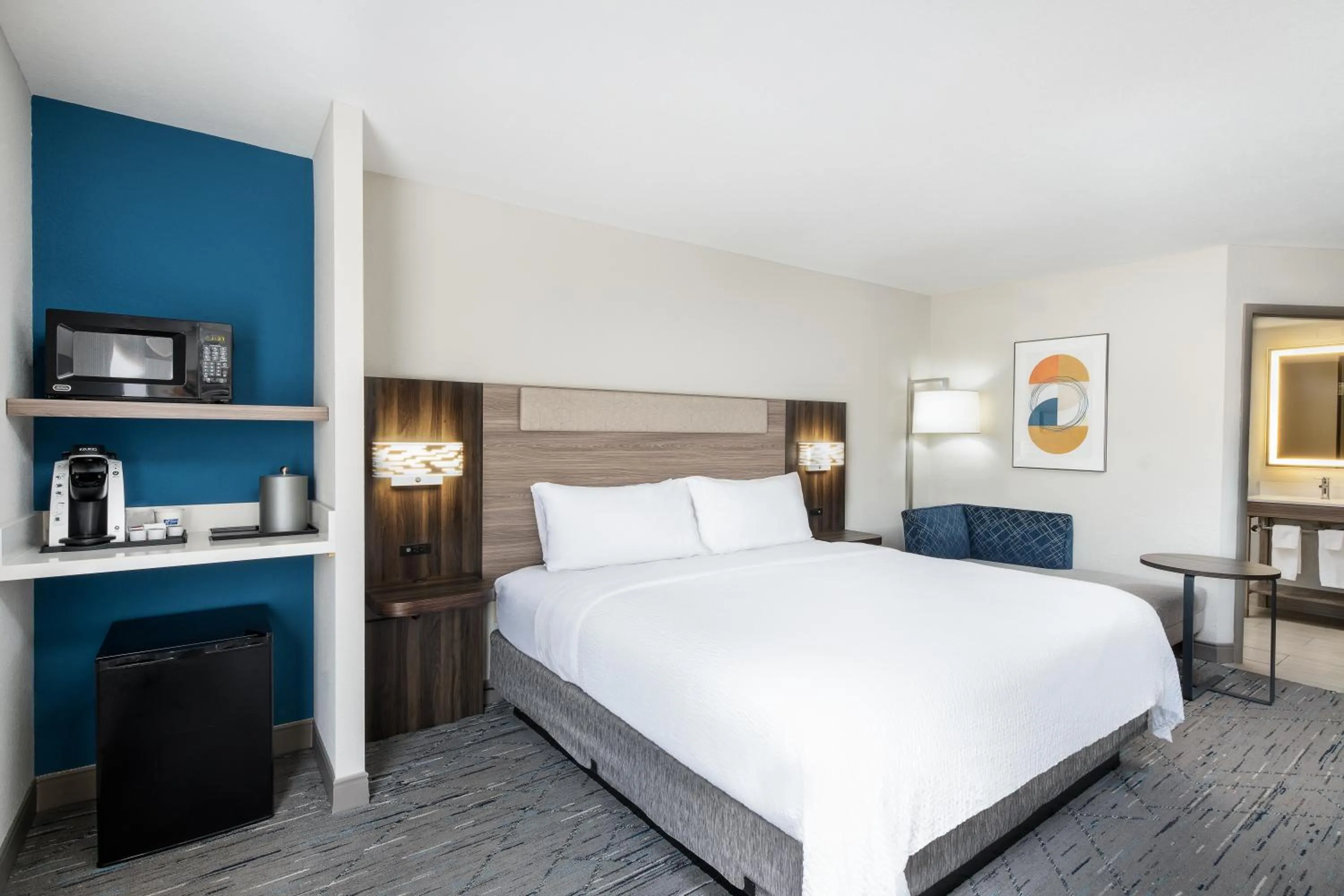 hair dresser, Bed in Holiday Inn Express Atlanta West - Theme Park Area by IHG
