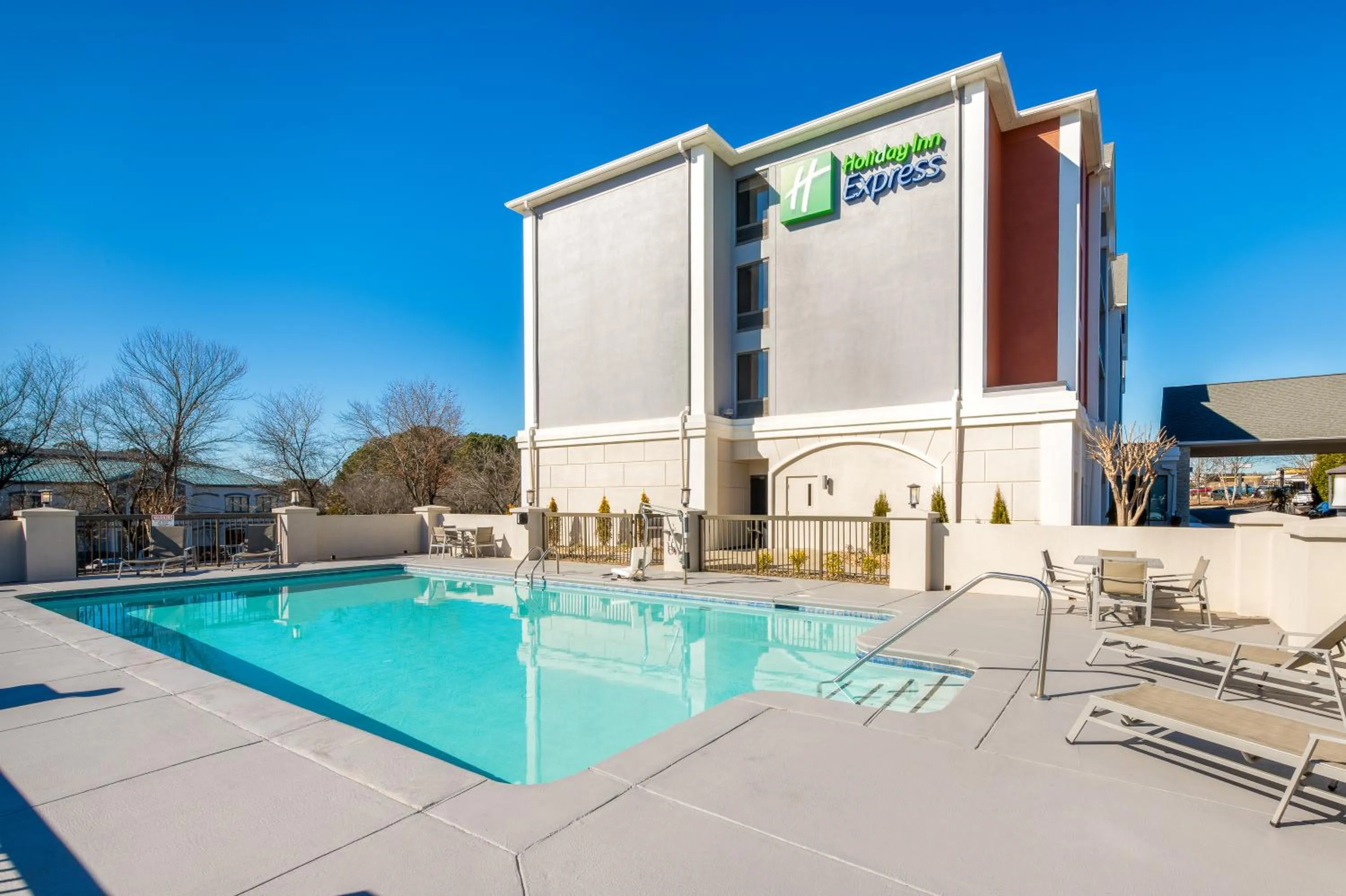Swimming pool in Holiday Inn Express Atlanta West - Theme Park Area by IHG