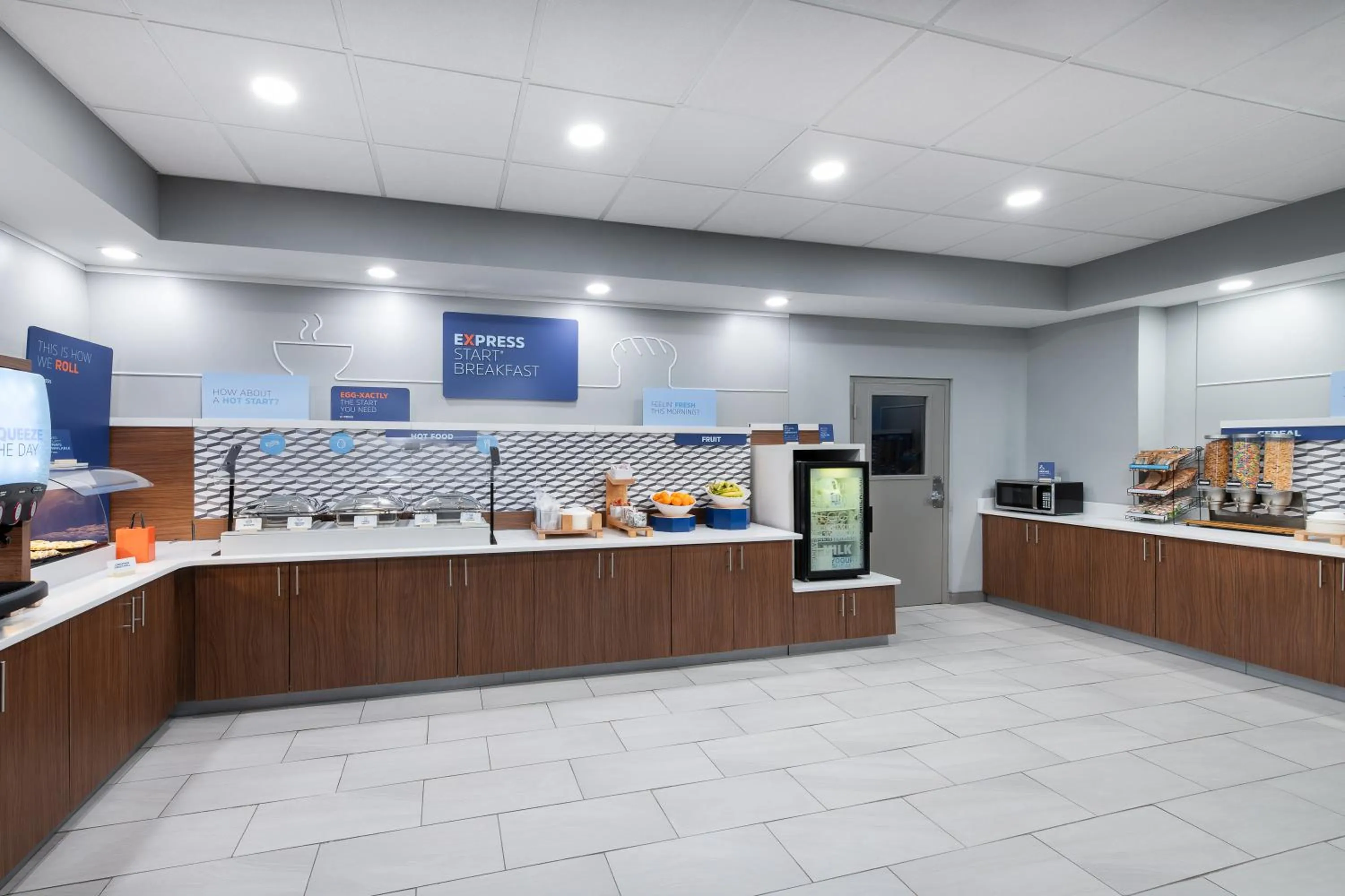 Breakfast in Holiday Inn Express Atlanta West - Theme Park Area by IHG