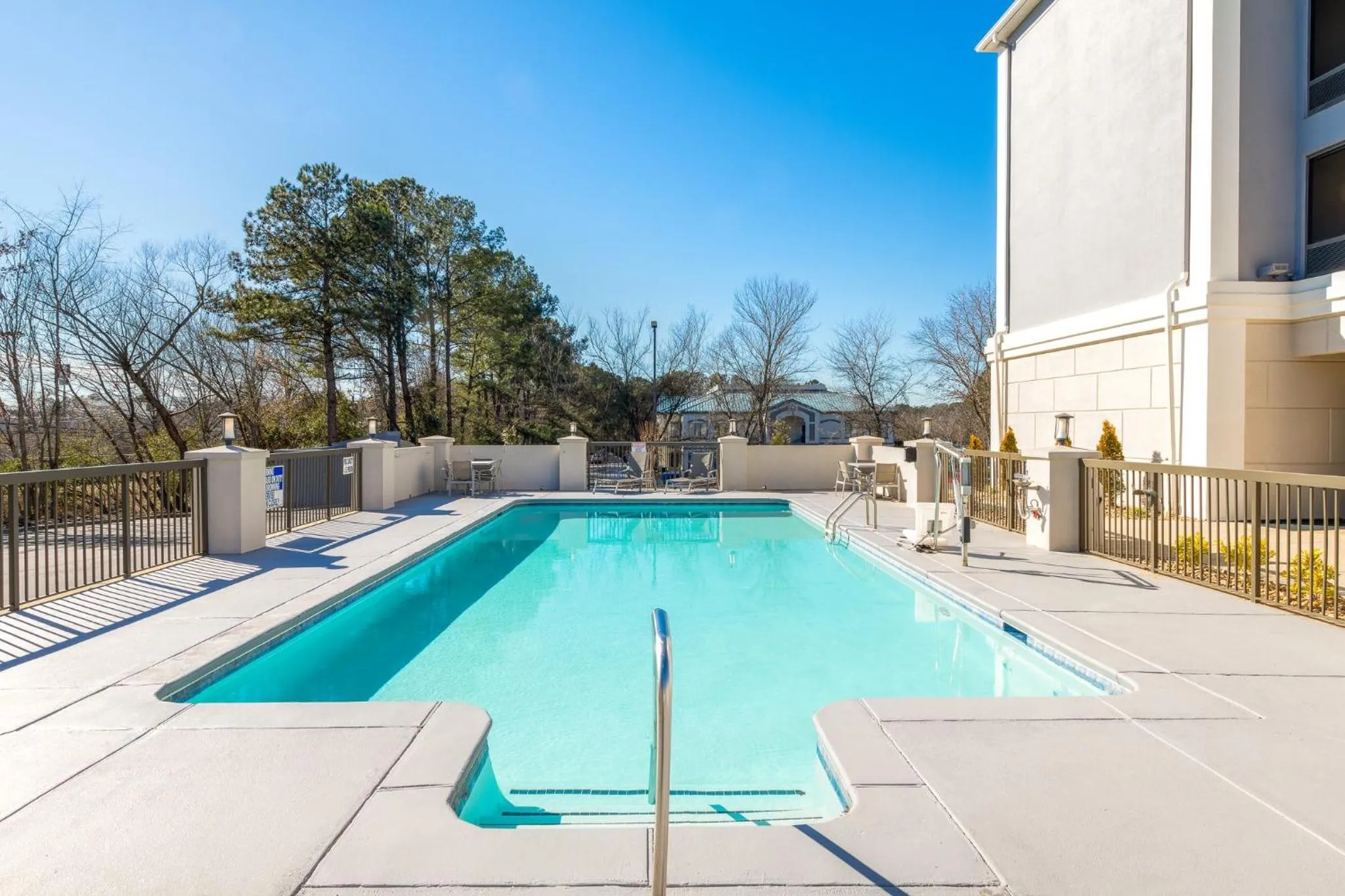 Swimming pool in Holiday Inn Express Atlanta West - Theme Park Area by IHG