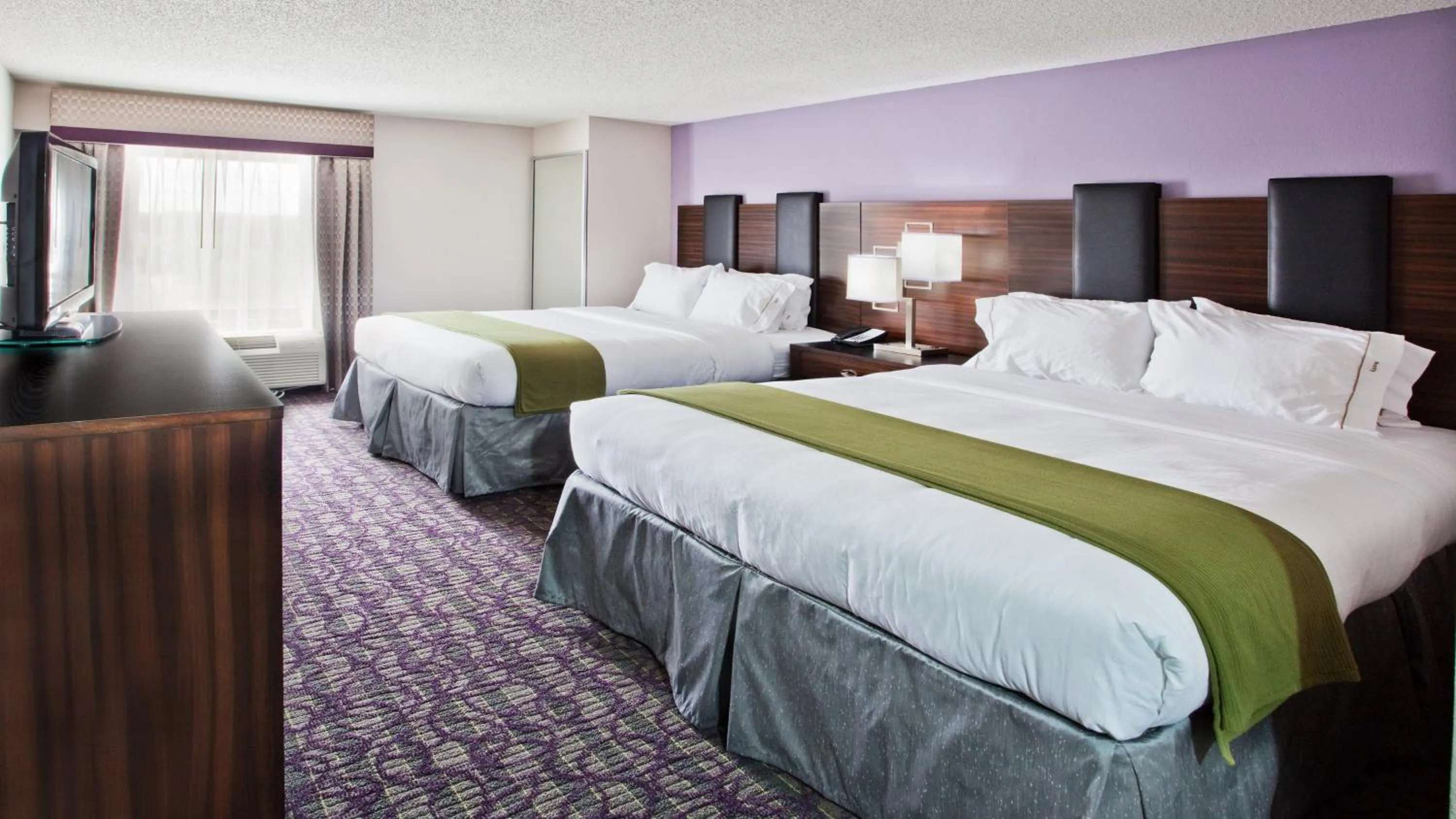 Photo of the whole room, Bed in Holiday Inn Express Atlanta West - Theme Park Area by IHG