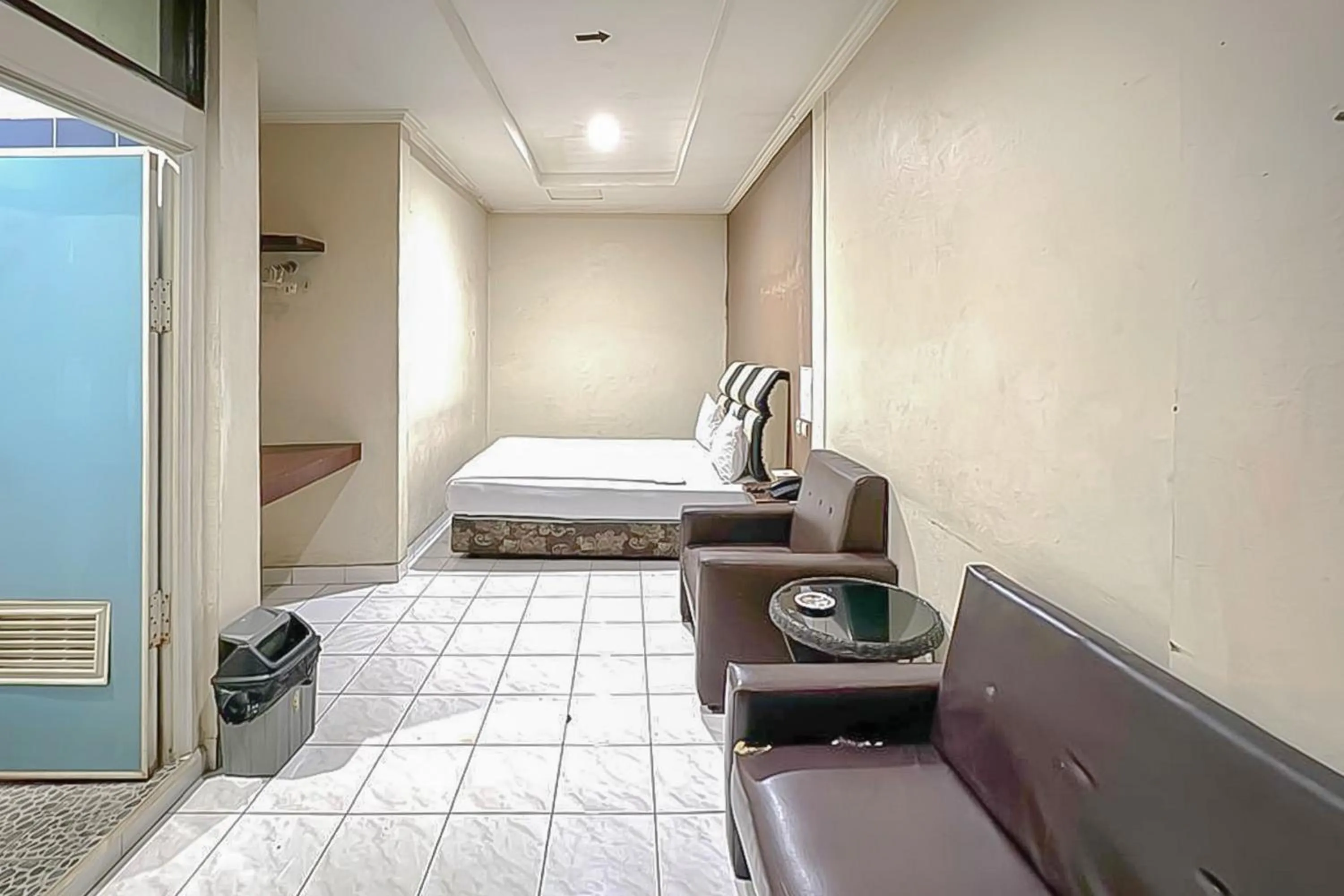 Bedroom, Bed in Fajar Indah Hotel Mitra RedDoorz