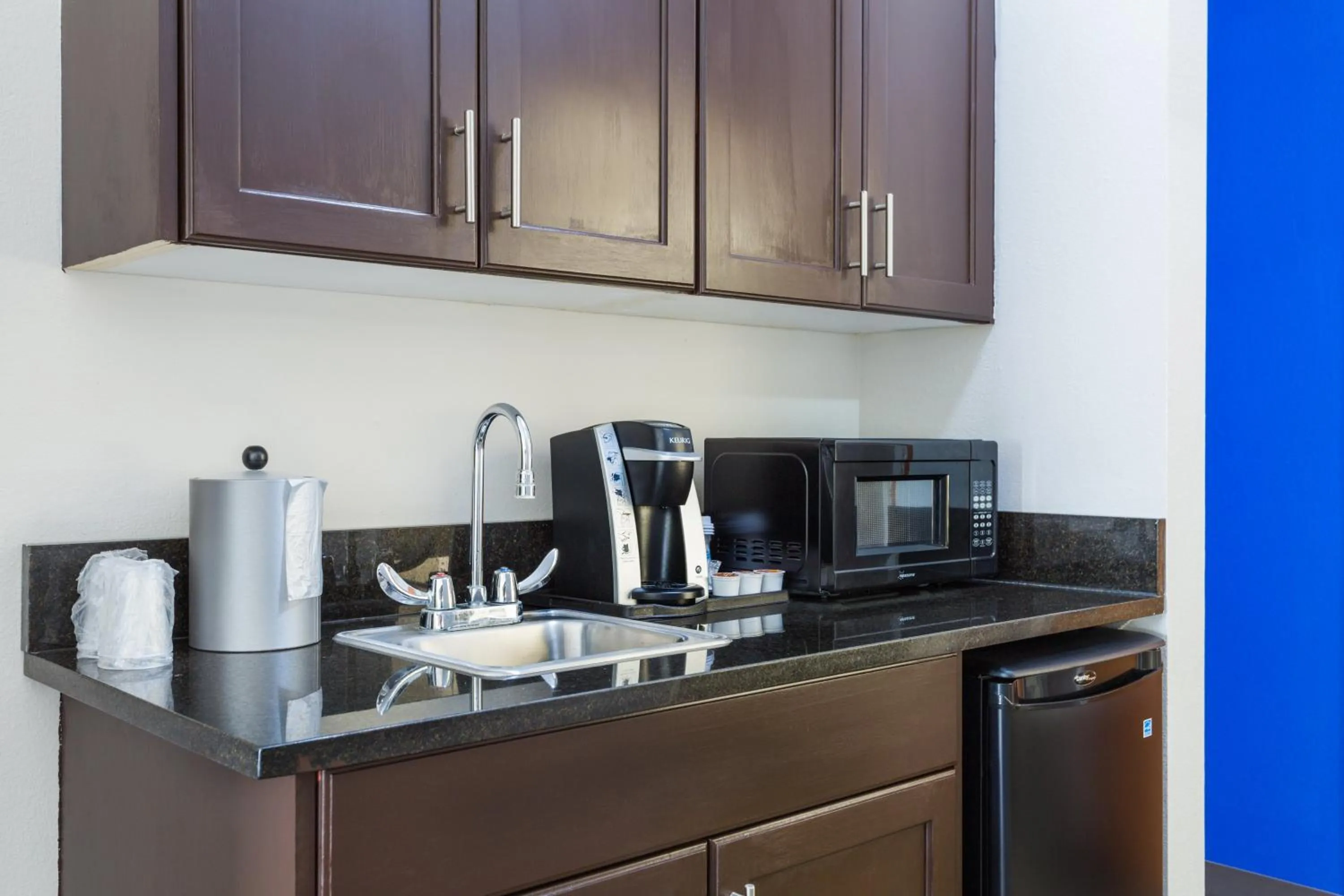 Photo of the whole room in Holiday Inn Express - Plymouth by IHG