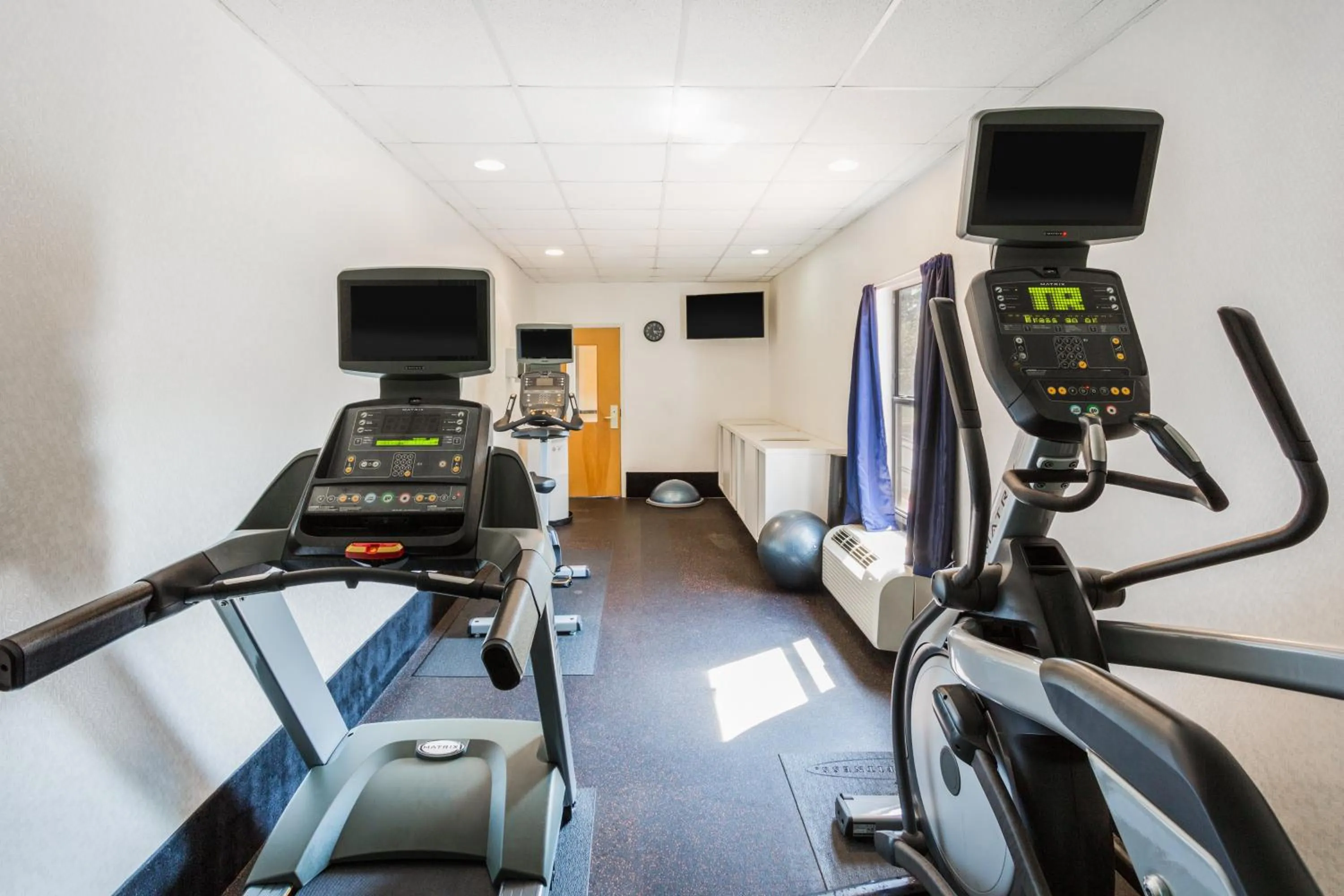 Fitness centre/facilities in Holiday Inn Express - Plymouth by IHG