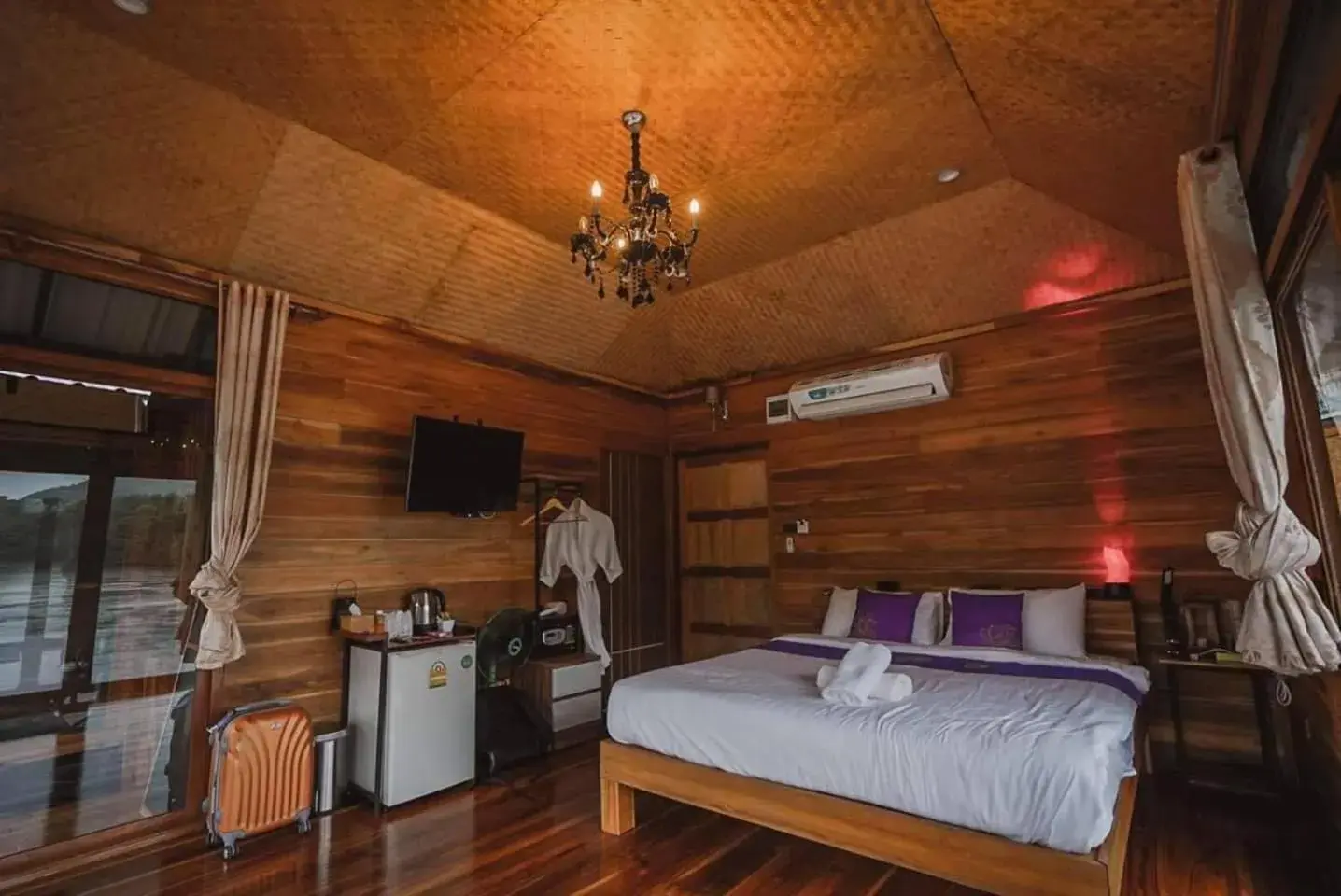 Bed in Kodaun River Kwai Resort Bed in Kodaun River Kwai Resort