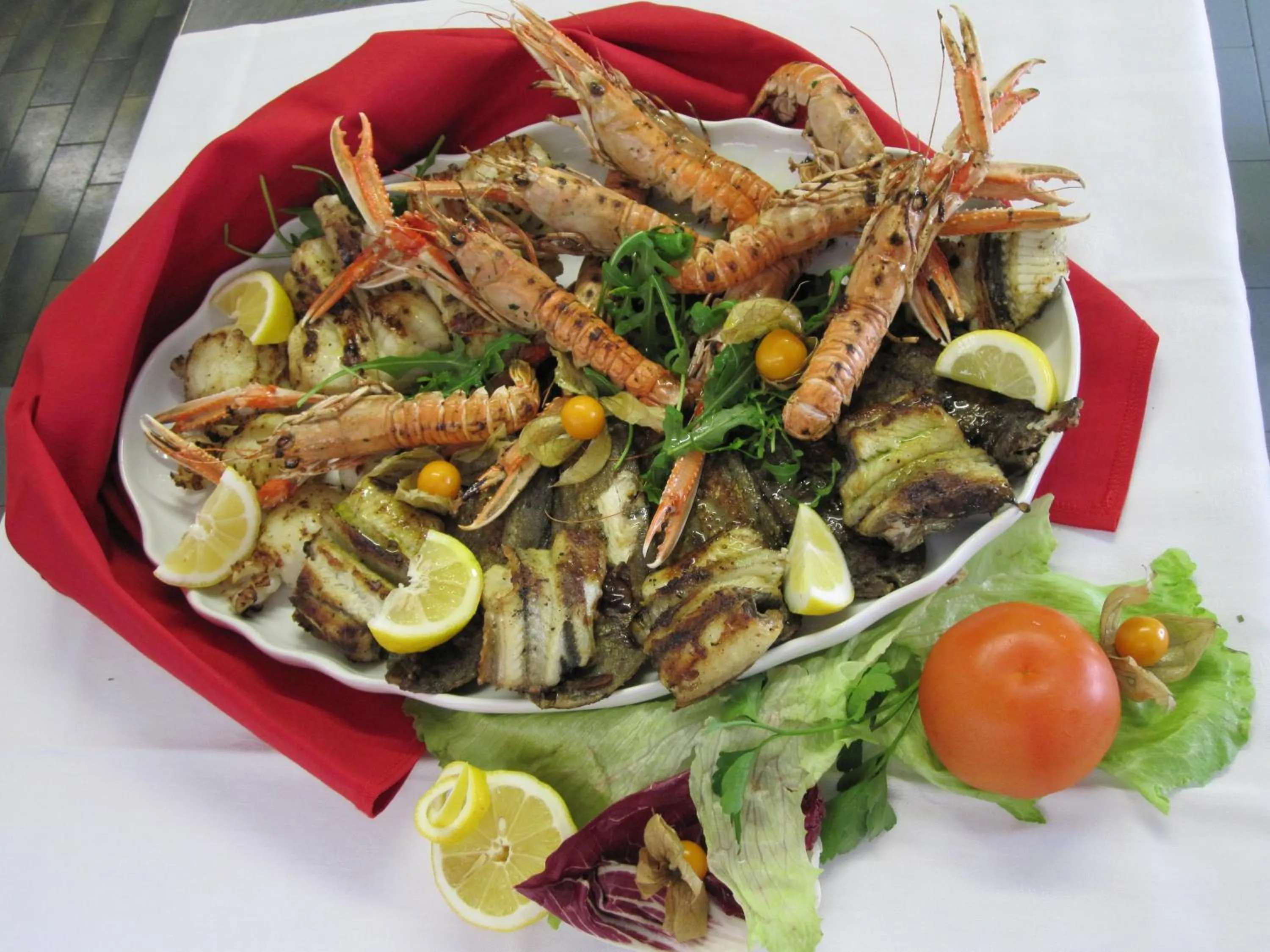 Restaurant/places to eat in Hotel Borest