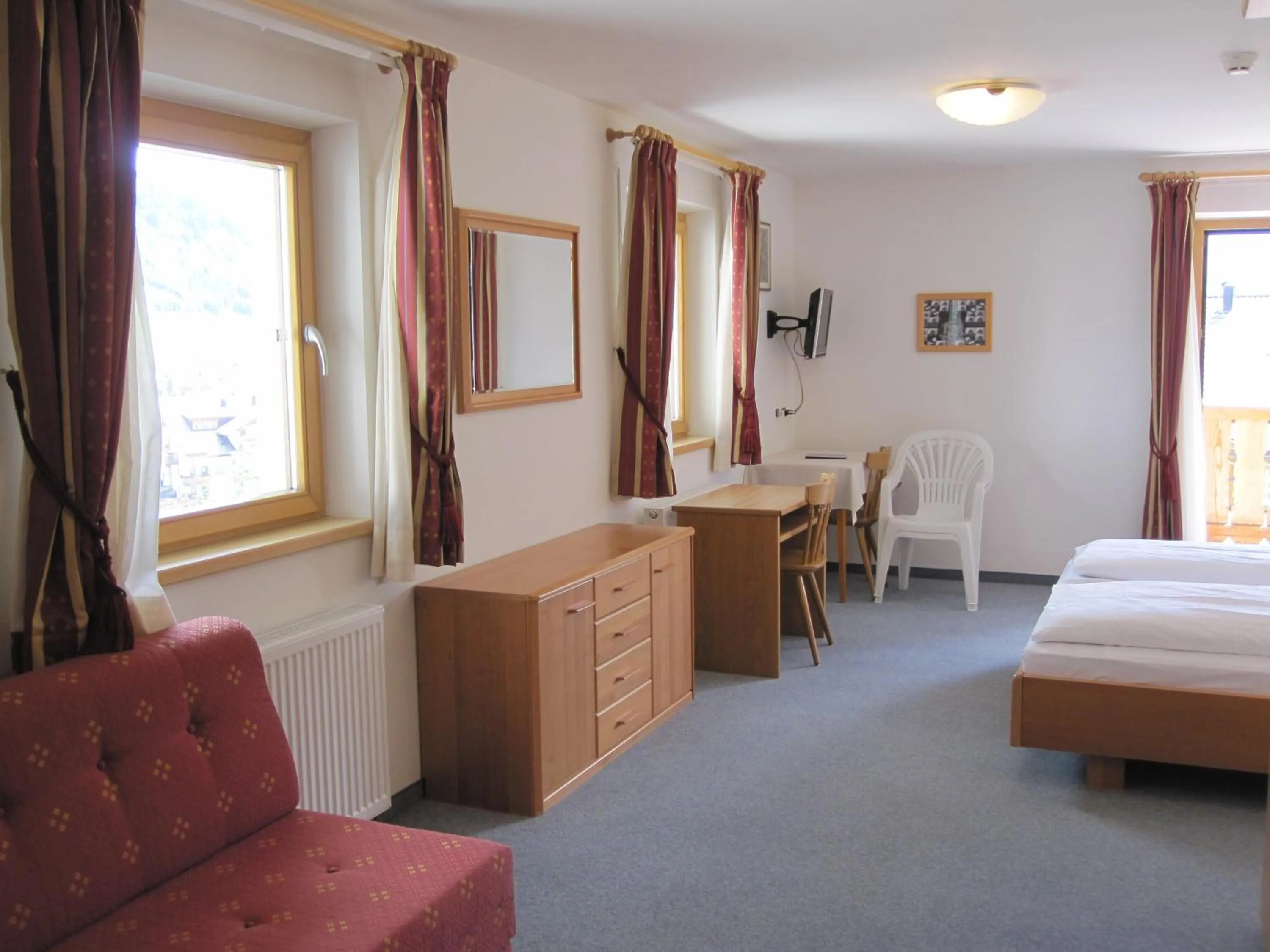Bedroom, Bed in Hotel Borest