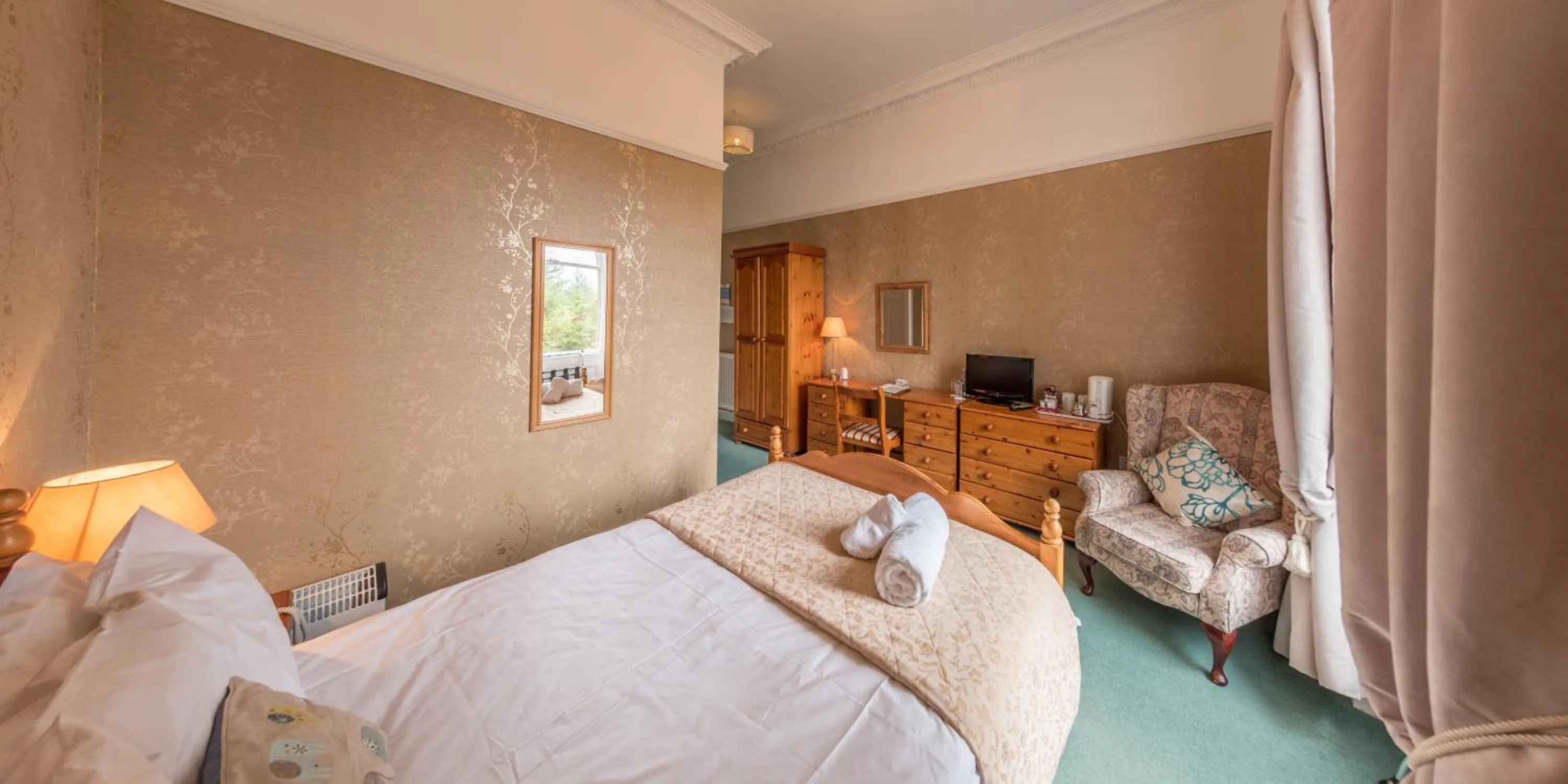 Bedroom, Bed in Craigard House Hotel