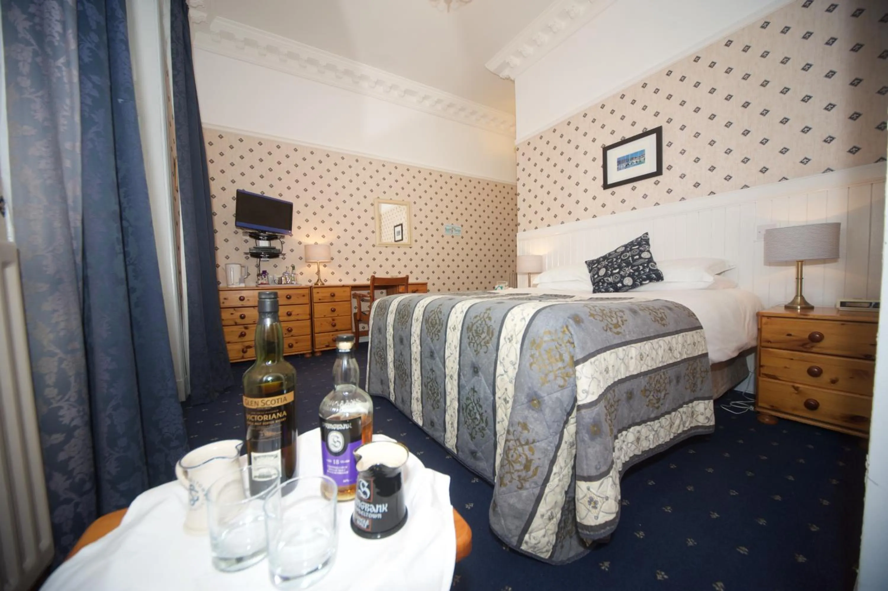 Photo of the whole room, Bed in Craigard House Hotel
