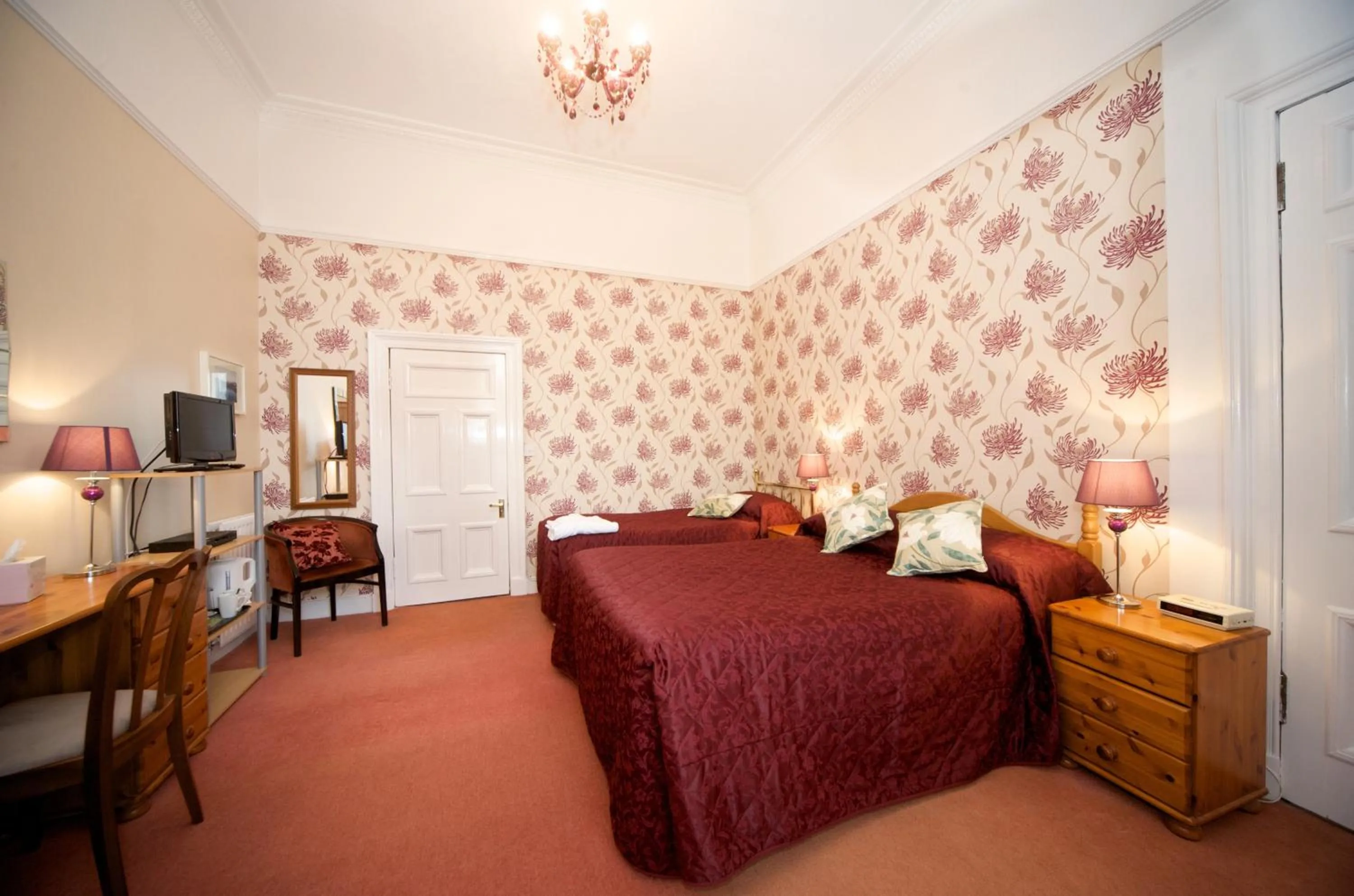 Photo of the whole room, Bed in Craigard House Hotel