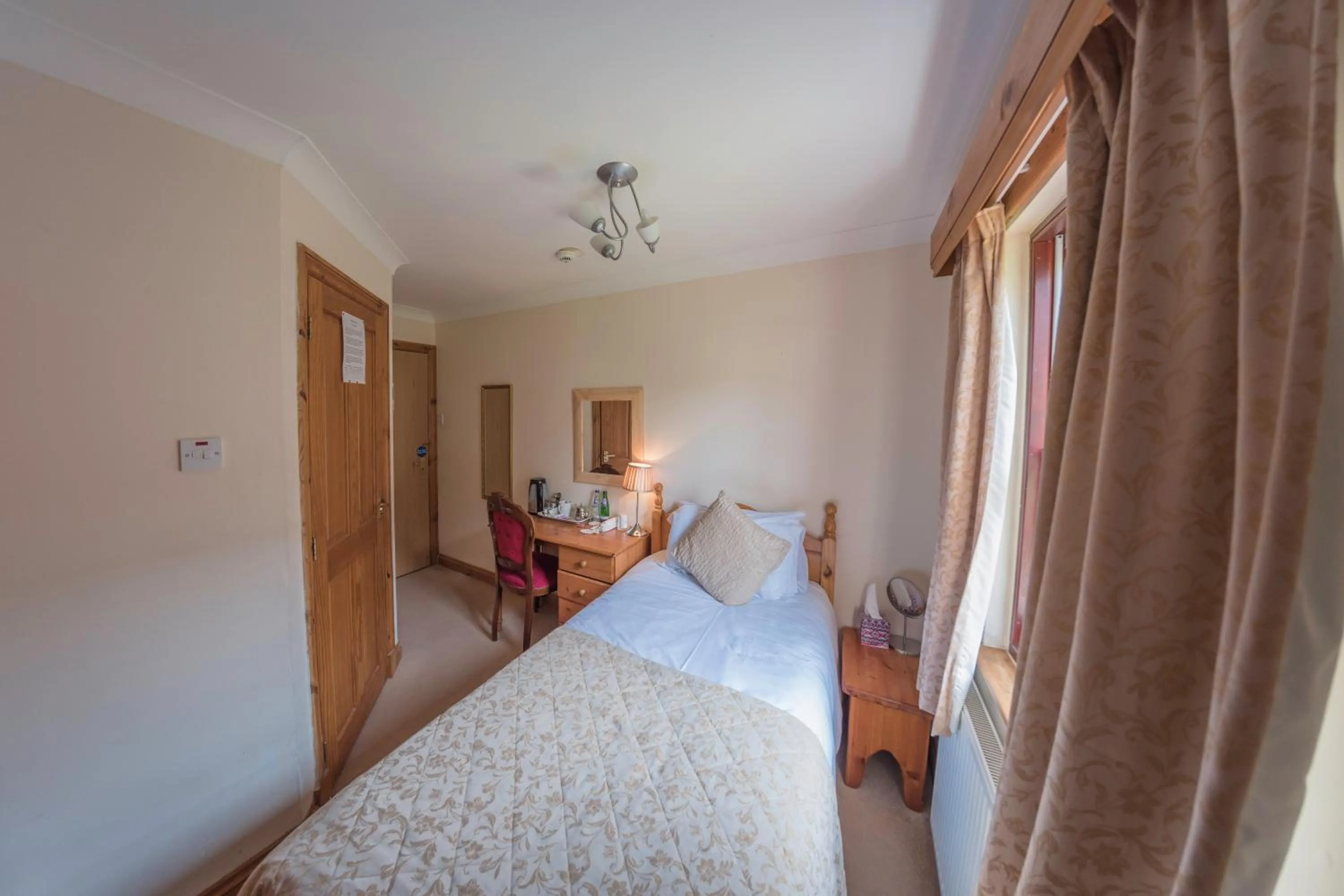 Bed in Craigard House Hotel