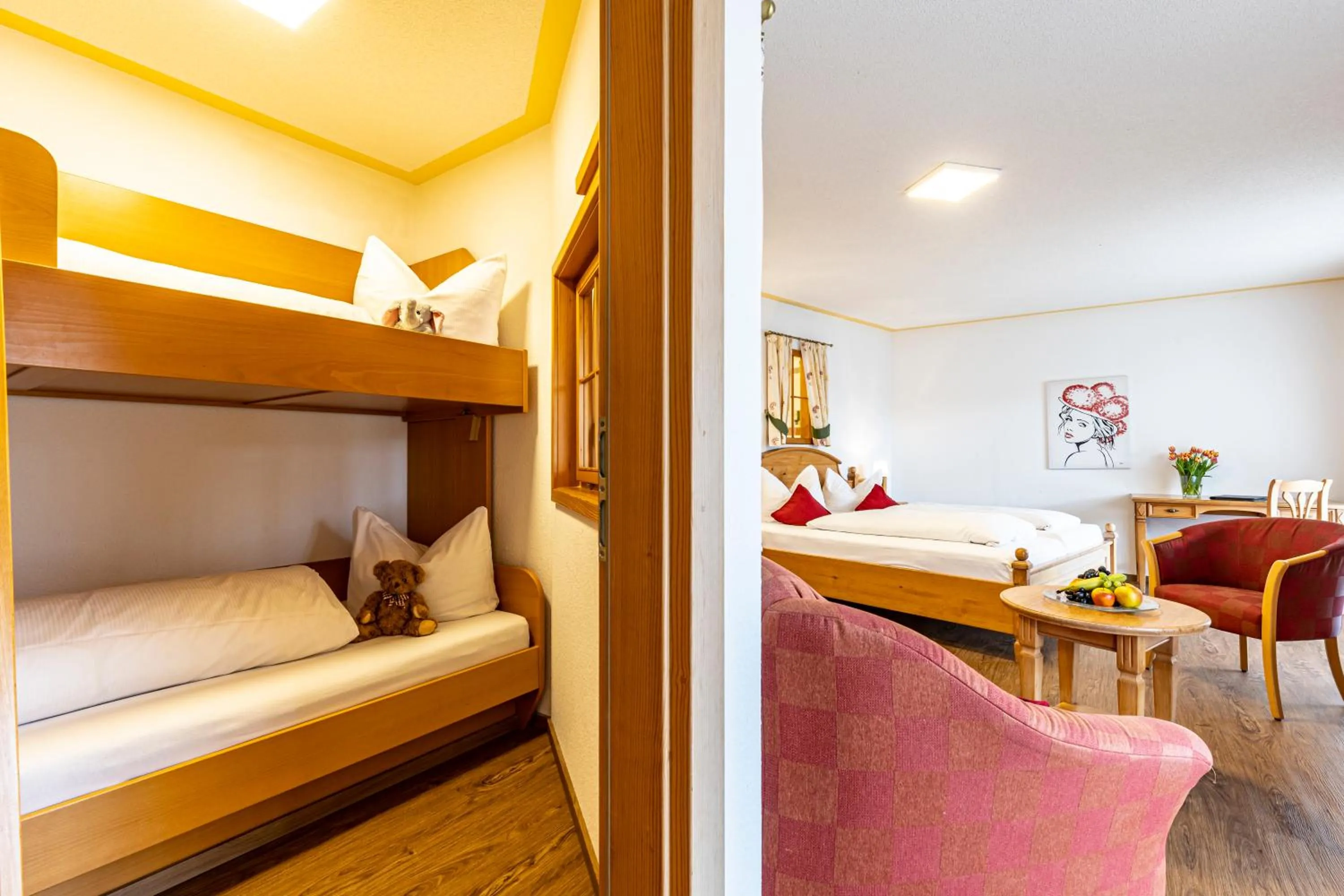 children, Bed in Hotel Käppelehof