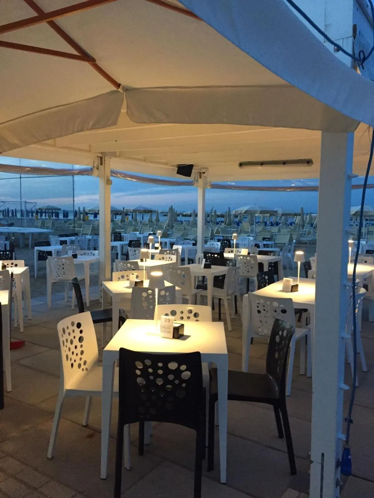 Restaurant/places to eat in Hotel Le Querce