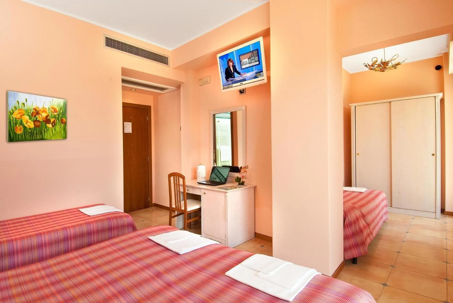 Photo of the whole room, Bed in Hotel Le Querce