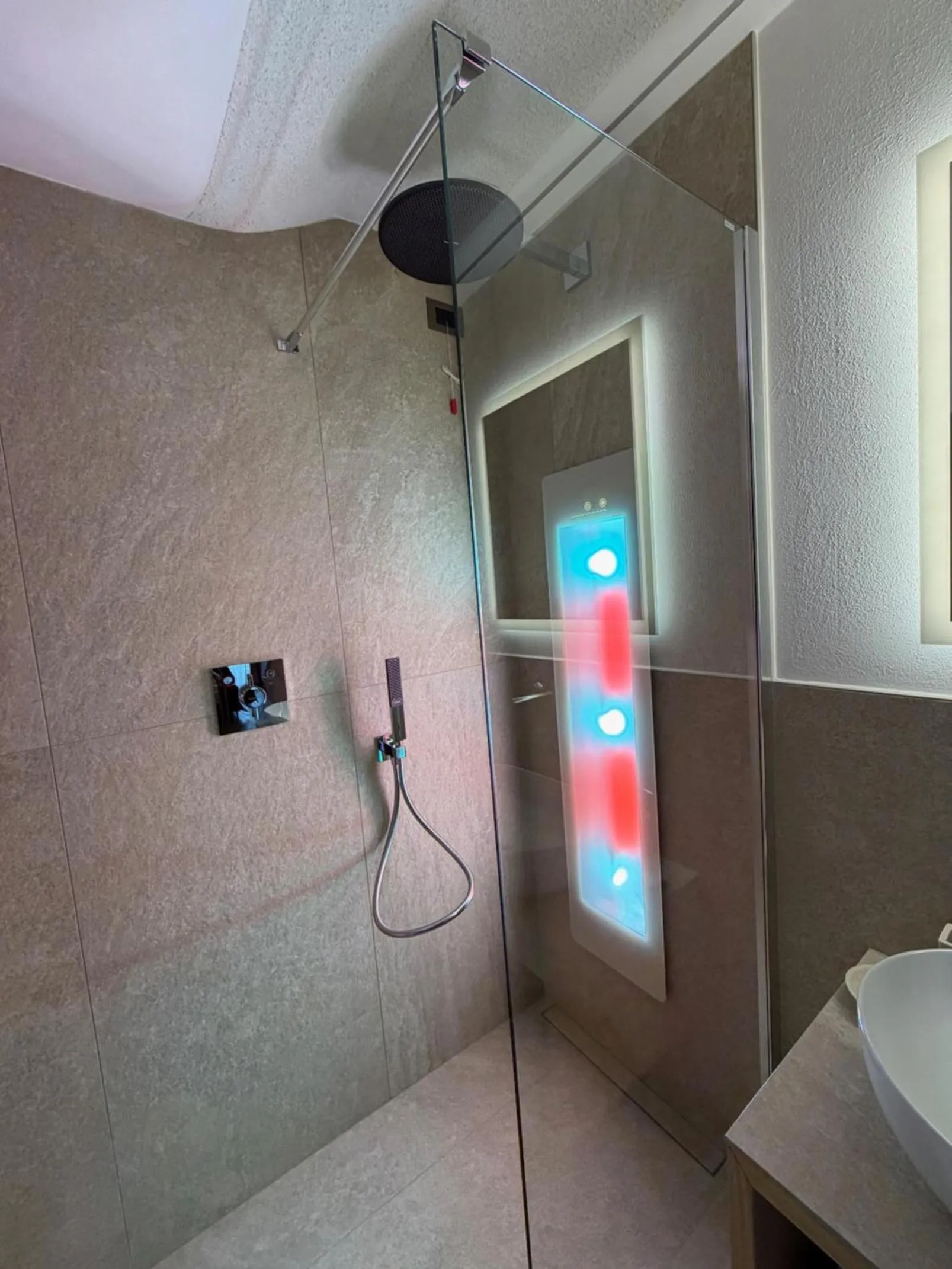 Shower in Albergo Centrale