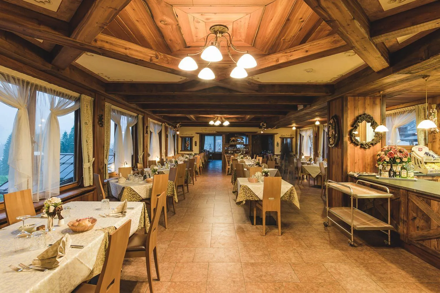 Restaurant/places to eat in Albergo Centrale