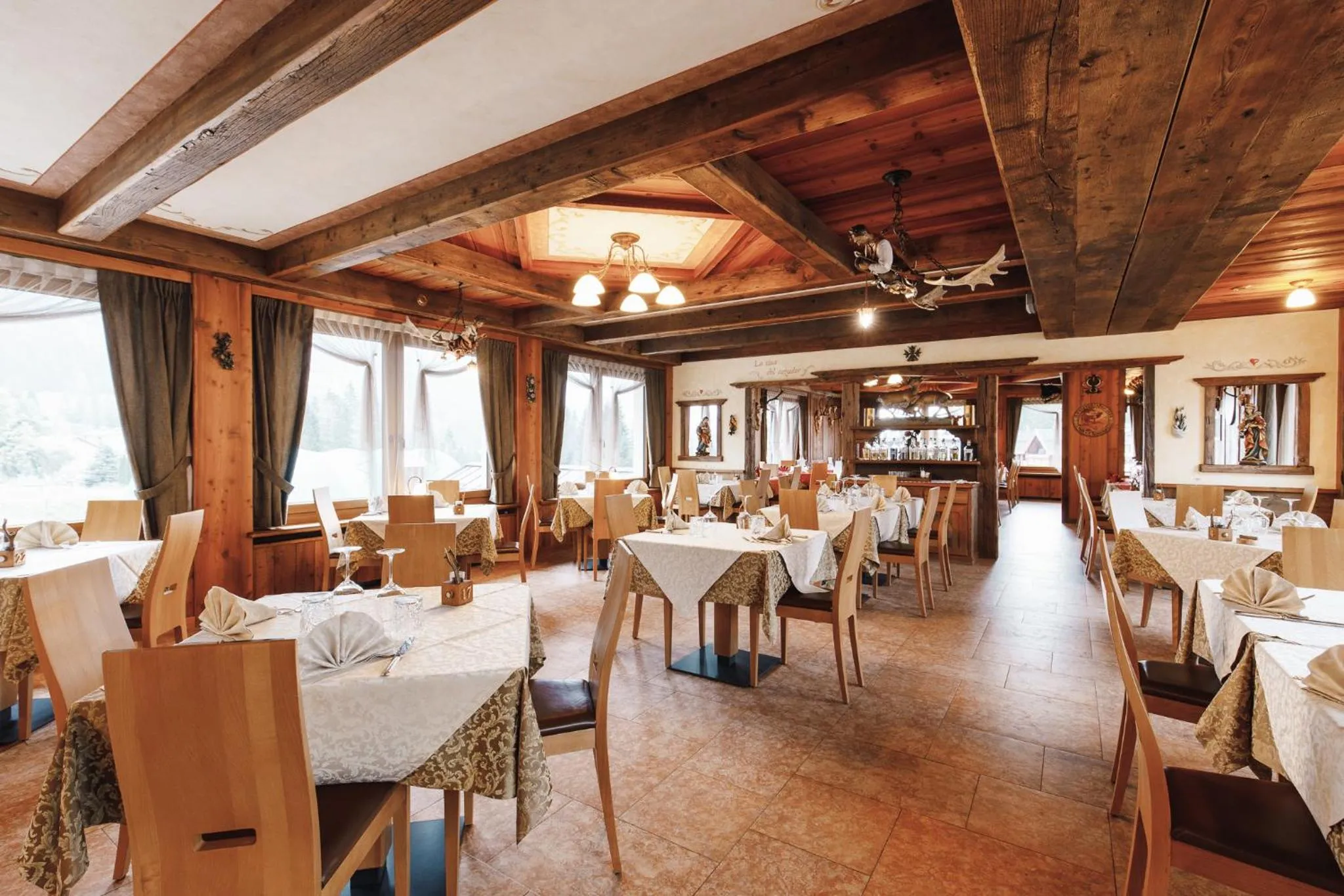 Restaurant/places to eat in Albergo Centrale