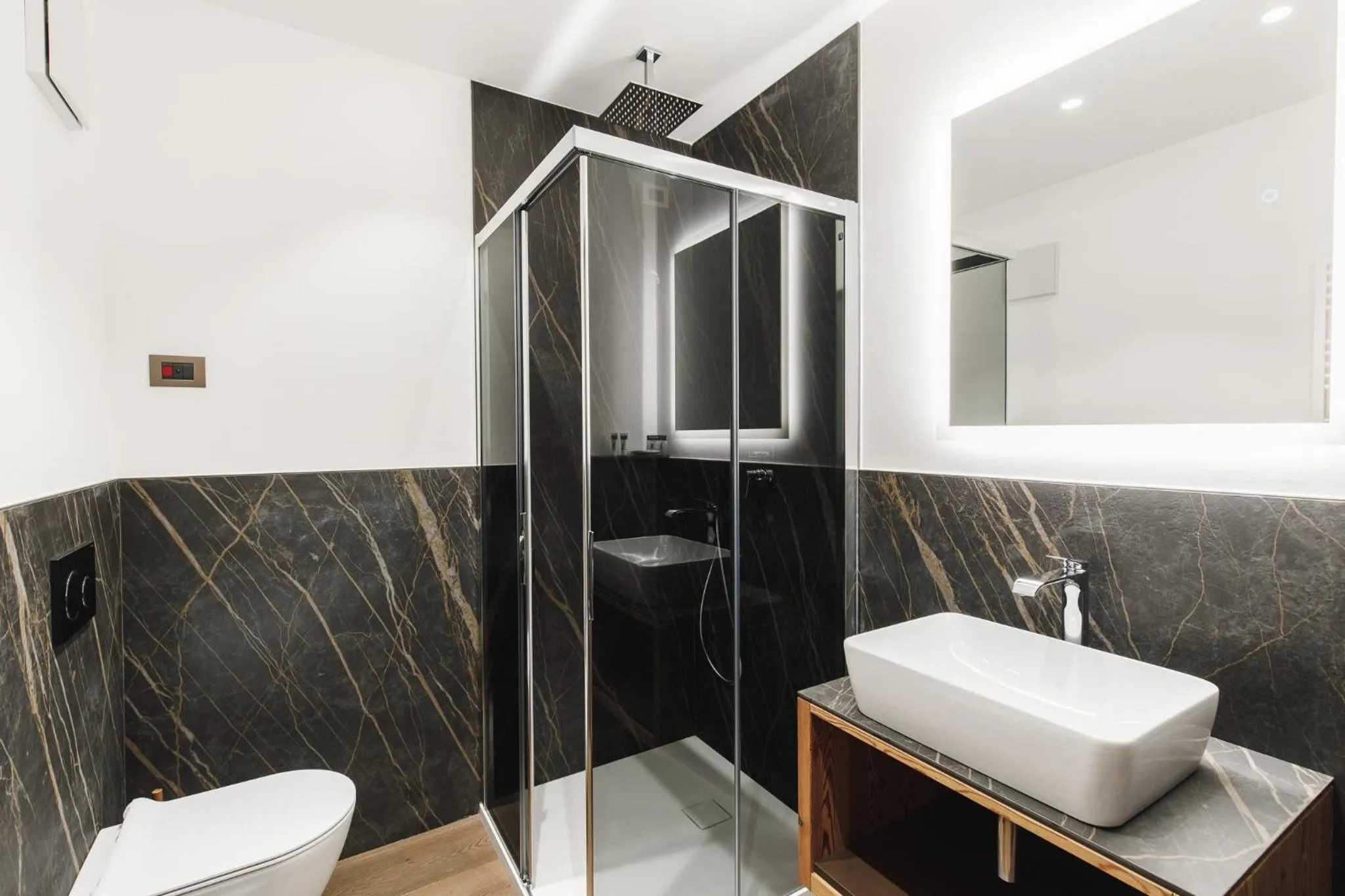 Shower in Albergo Centrale