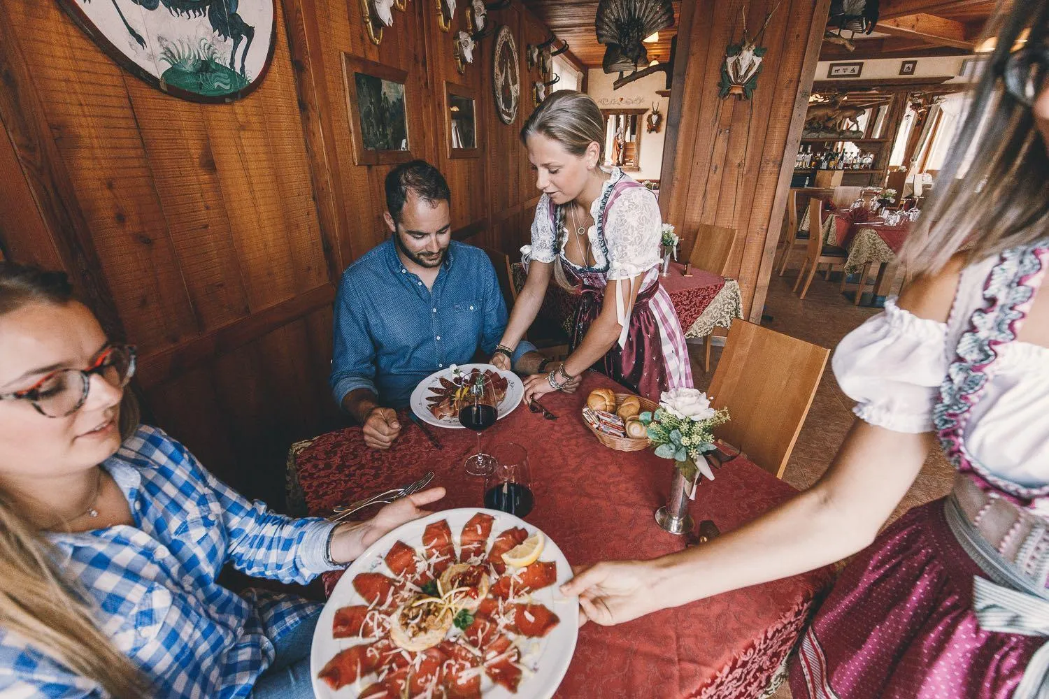 Restaurant/places to eat in Albergo Centrale