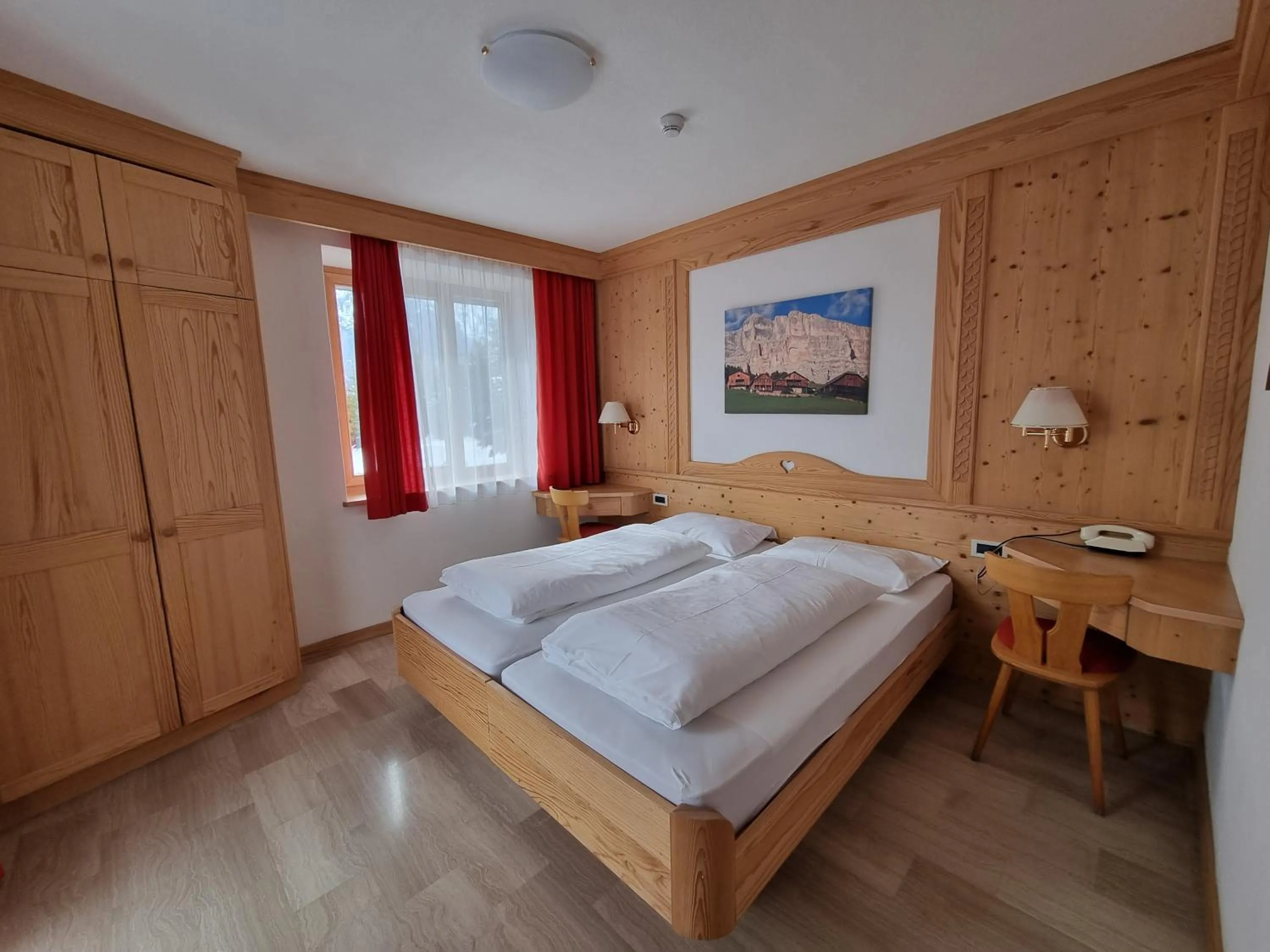 Photo of the whole room, Bed in Residence Riposo