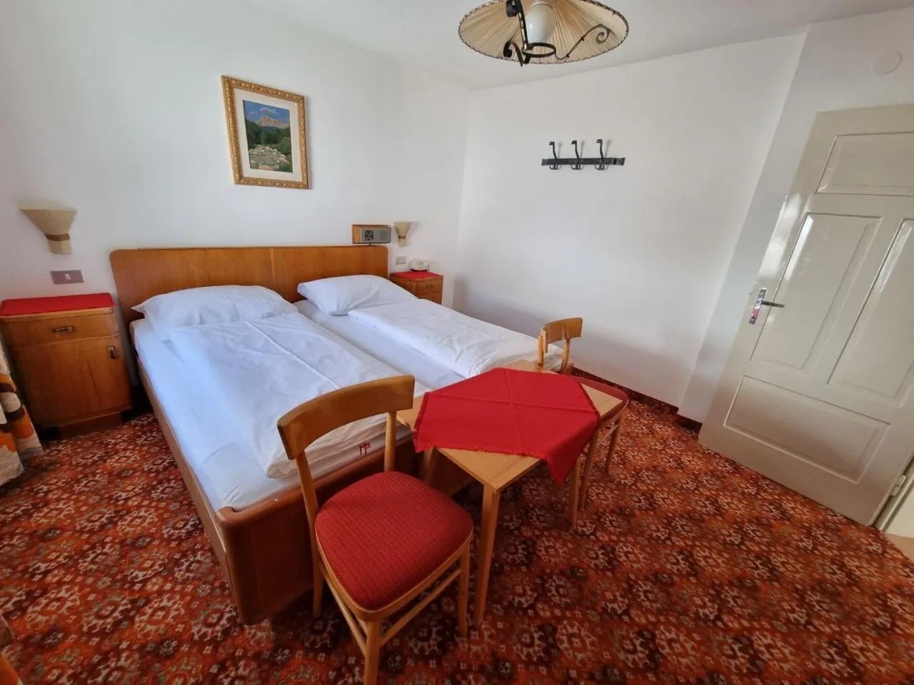 Photo of the whole room, Bed in Residence Riposo