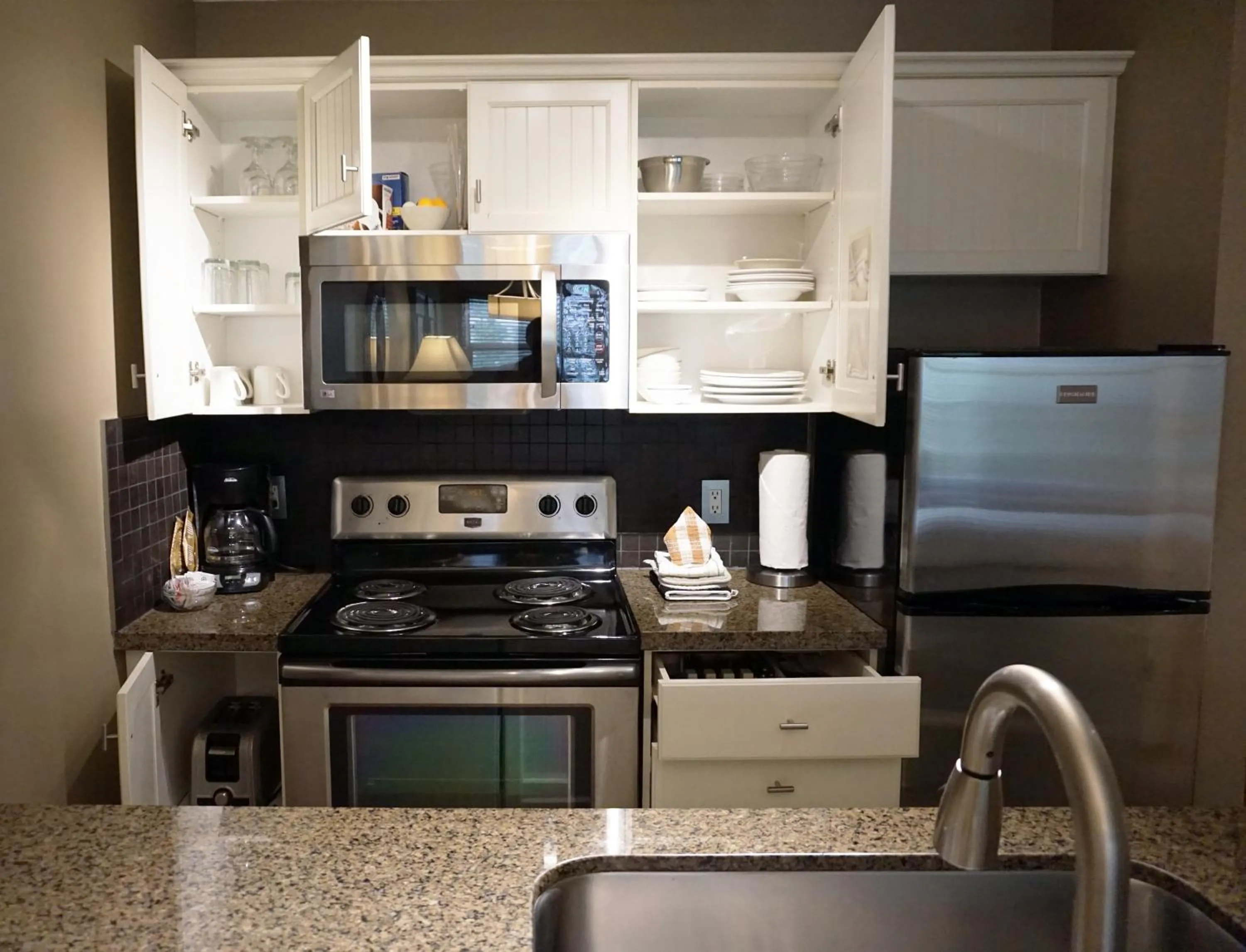 Coffee/tea facilities in #433 The Aspens On Blackcomb