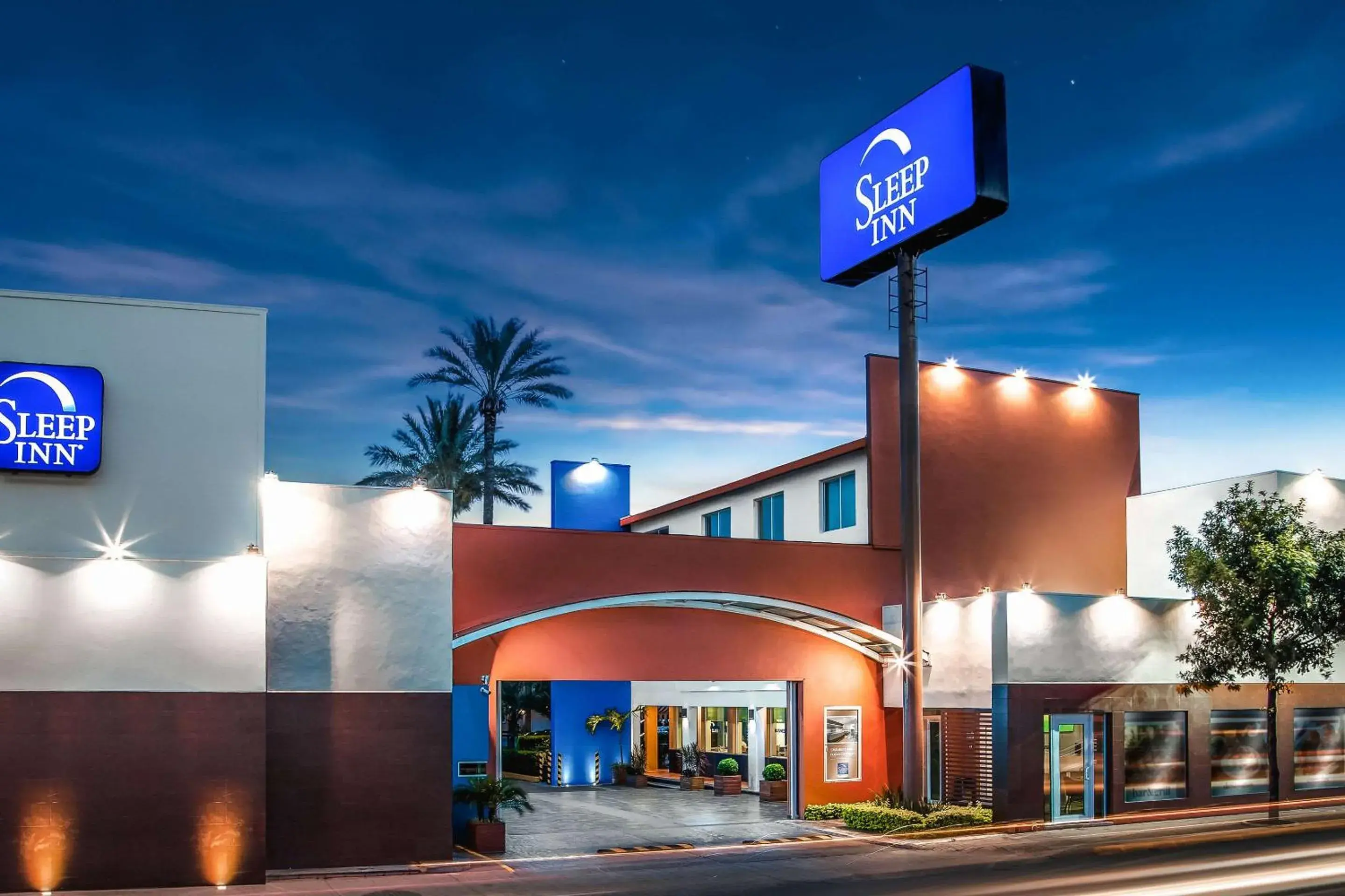 Property building in Sleep Inn Monterrey Norte Property building in Sleep Inn Monterrey Norte