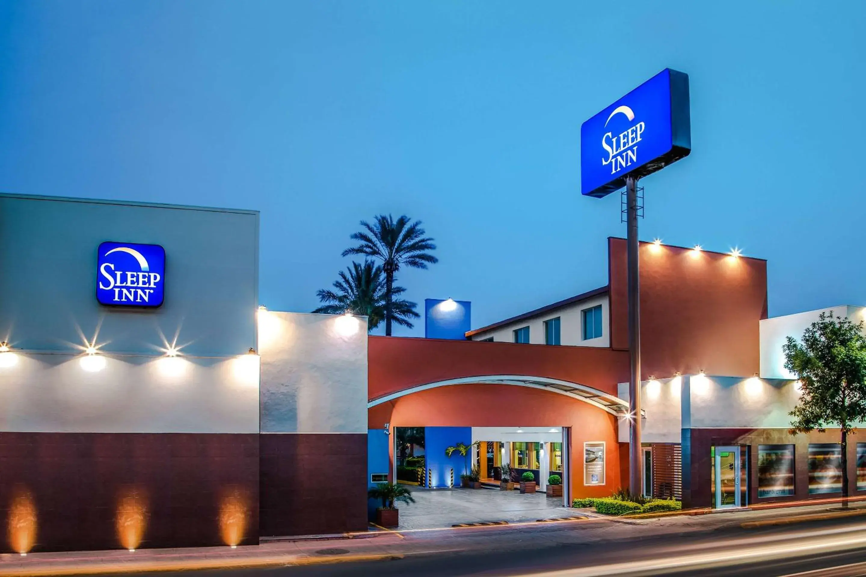 Property building in Sleep Inn Monterrey Norte Property building in Sleep Inn Monterrey Norte