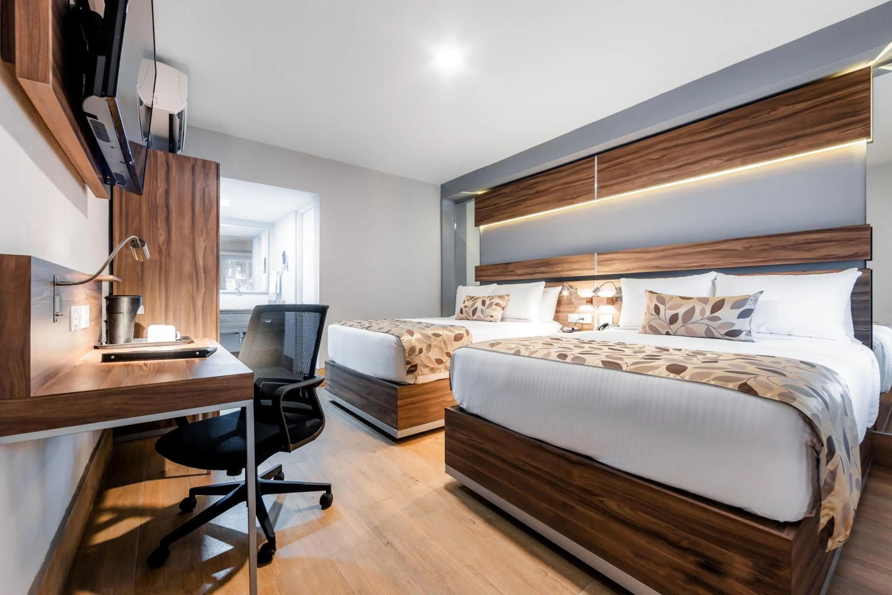 Photo of the whole room, Bed in Sleep Inn Monterrey Norte