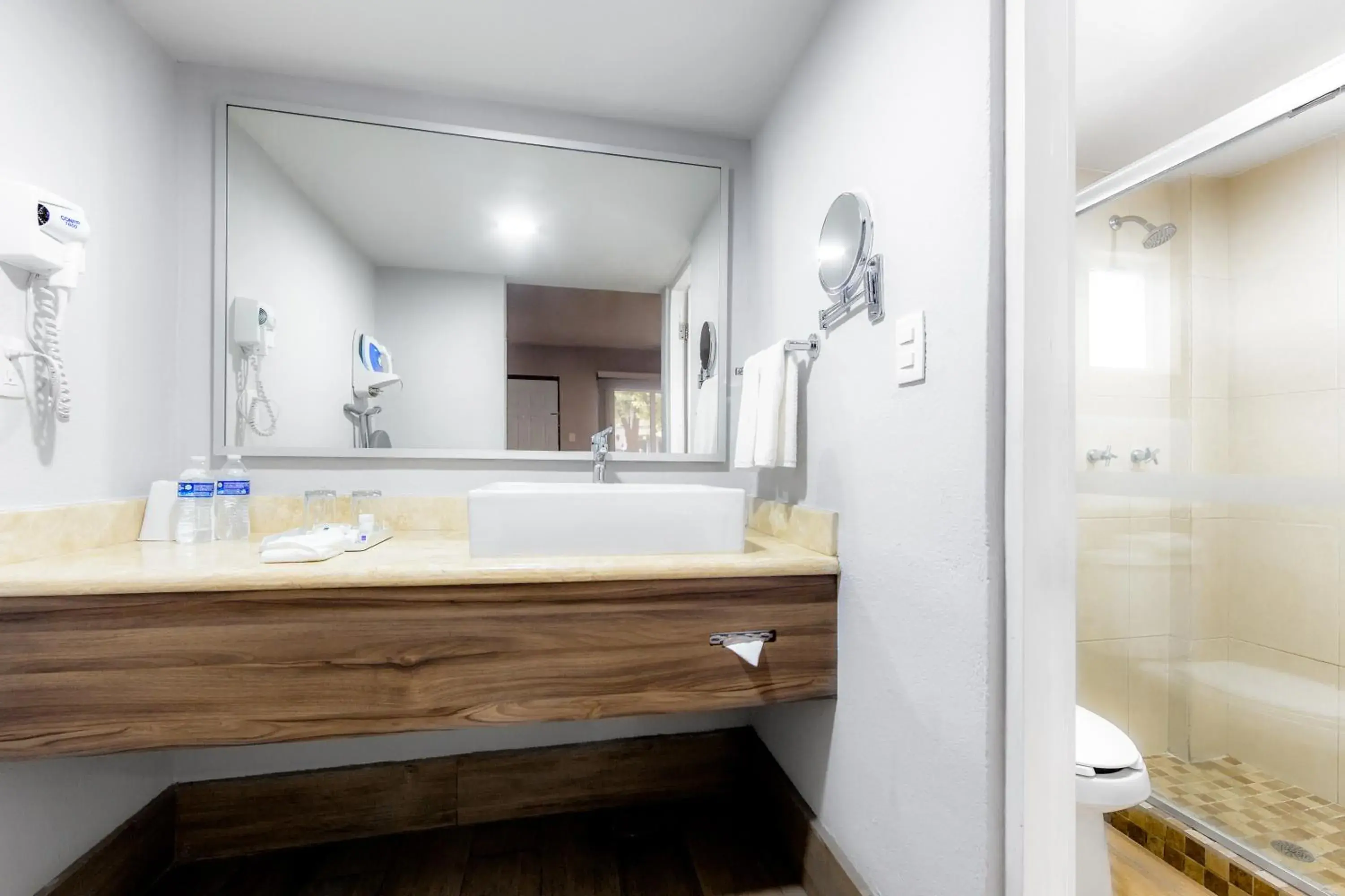 Bathroom in Sleep Inn Monterrey Norte Bathroom in Sleep Inn Monterrey Norte