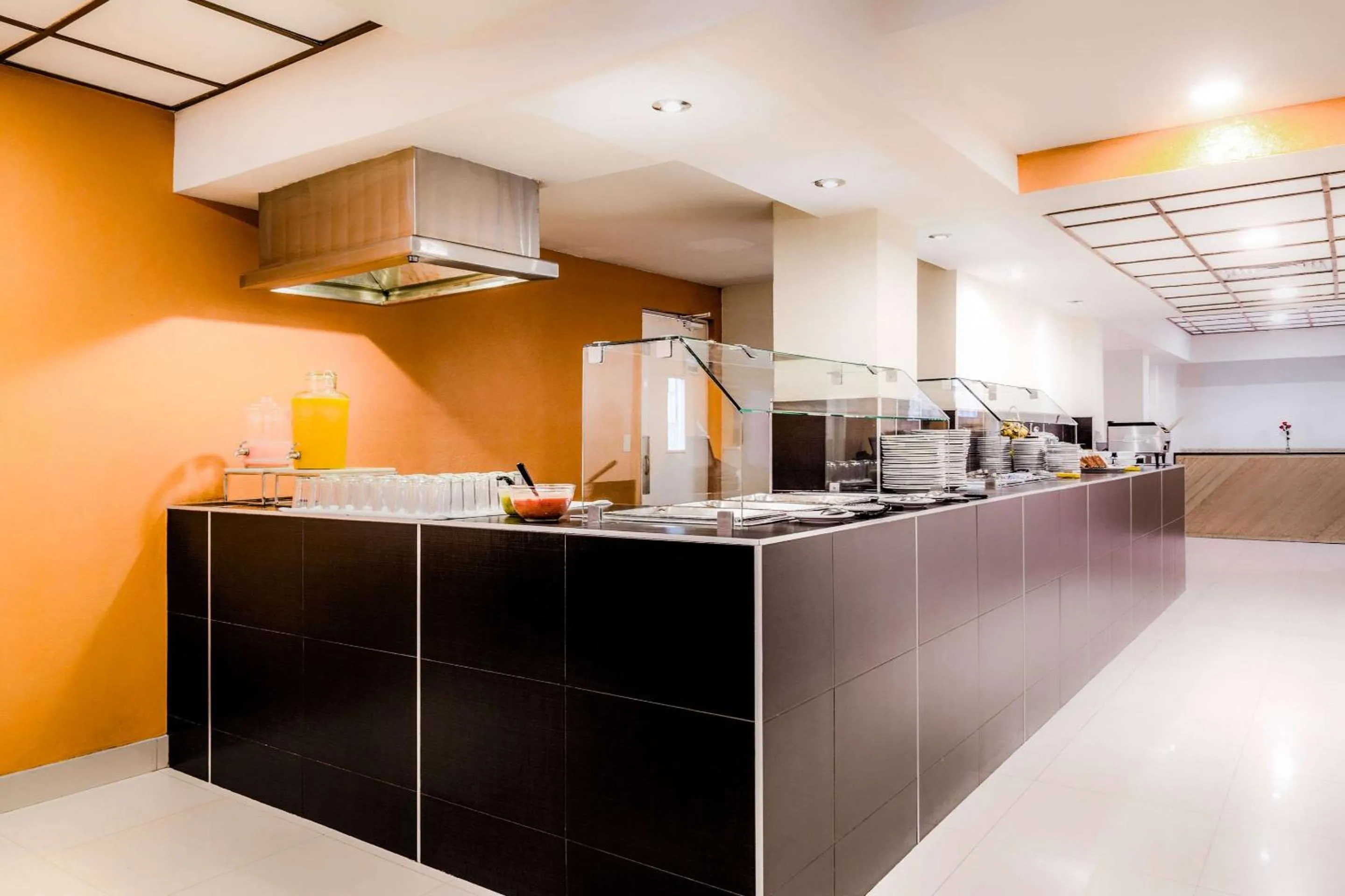 Restaurant/places to eat in Sleep Inn Monterrey Norte