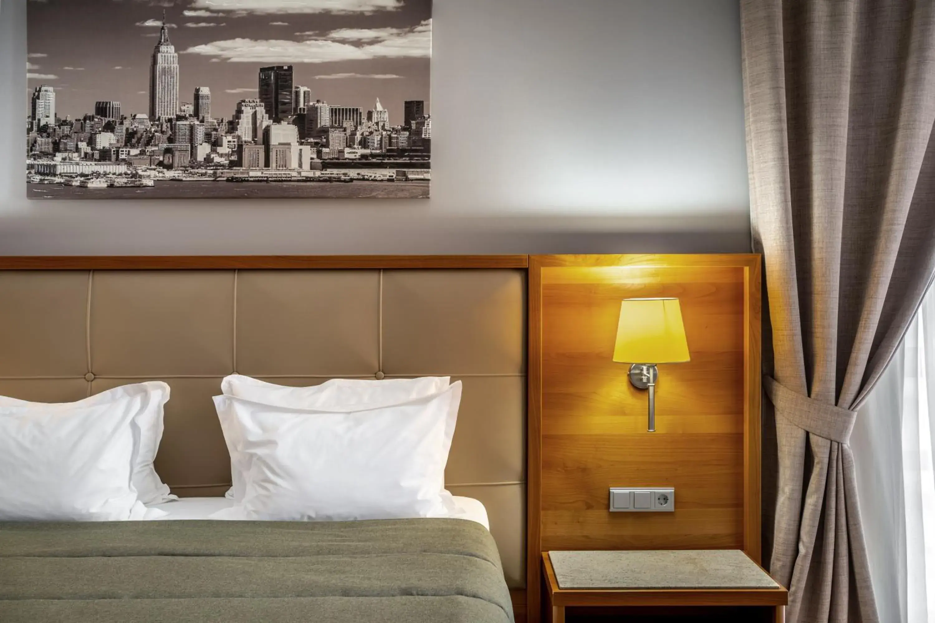 Bed in CITYHOTEL Bed in CITYHOTEL