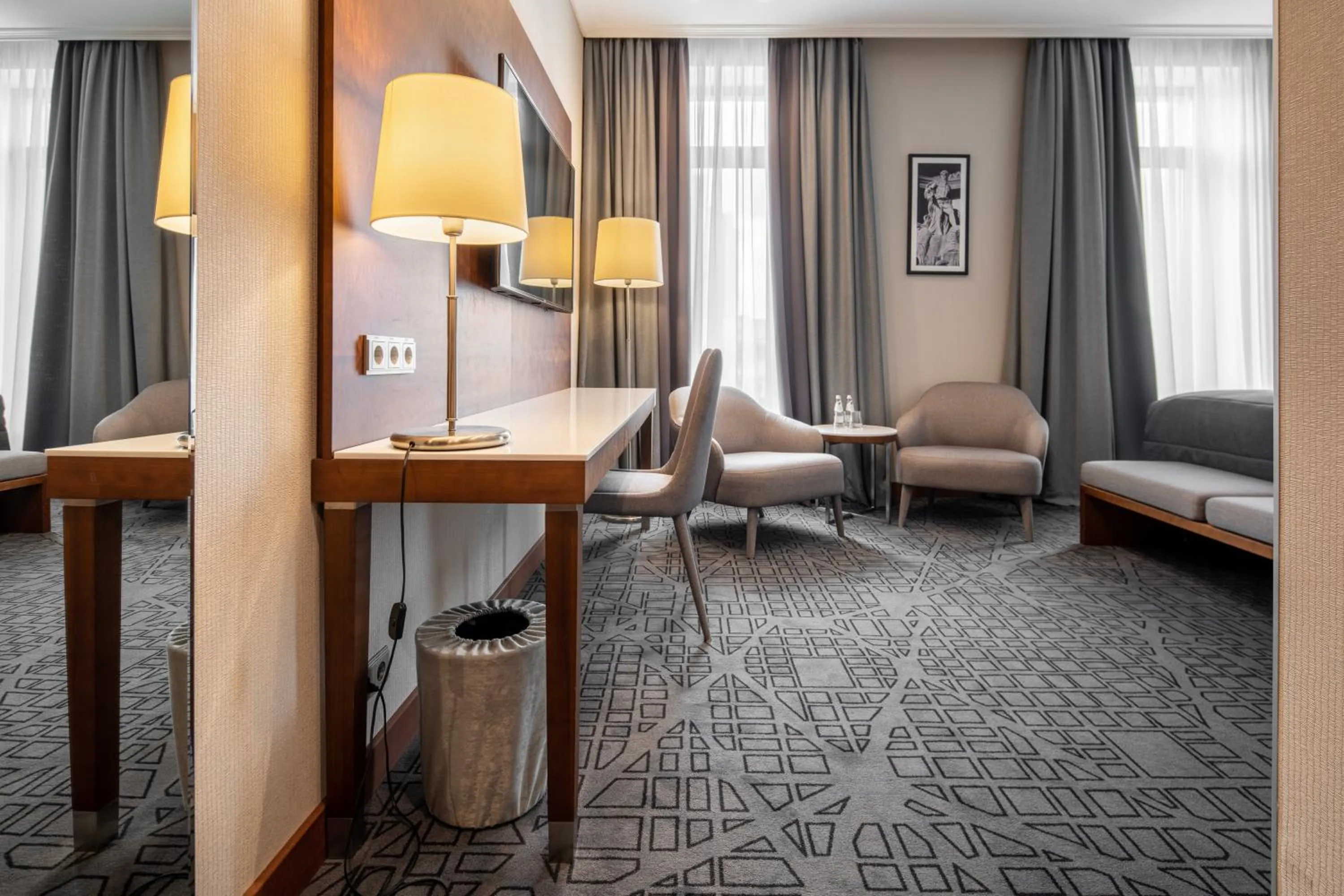 Photo of the whole room in CITYHOTEL