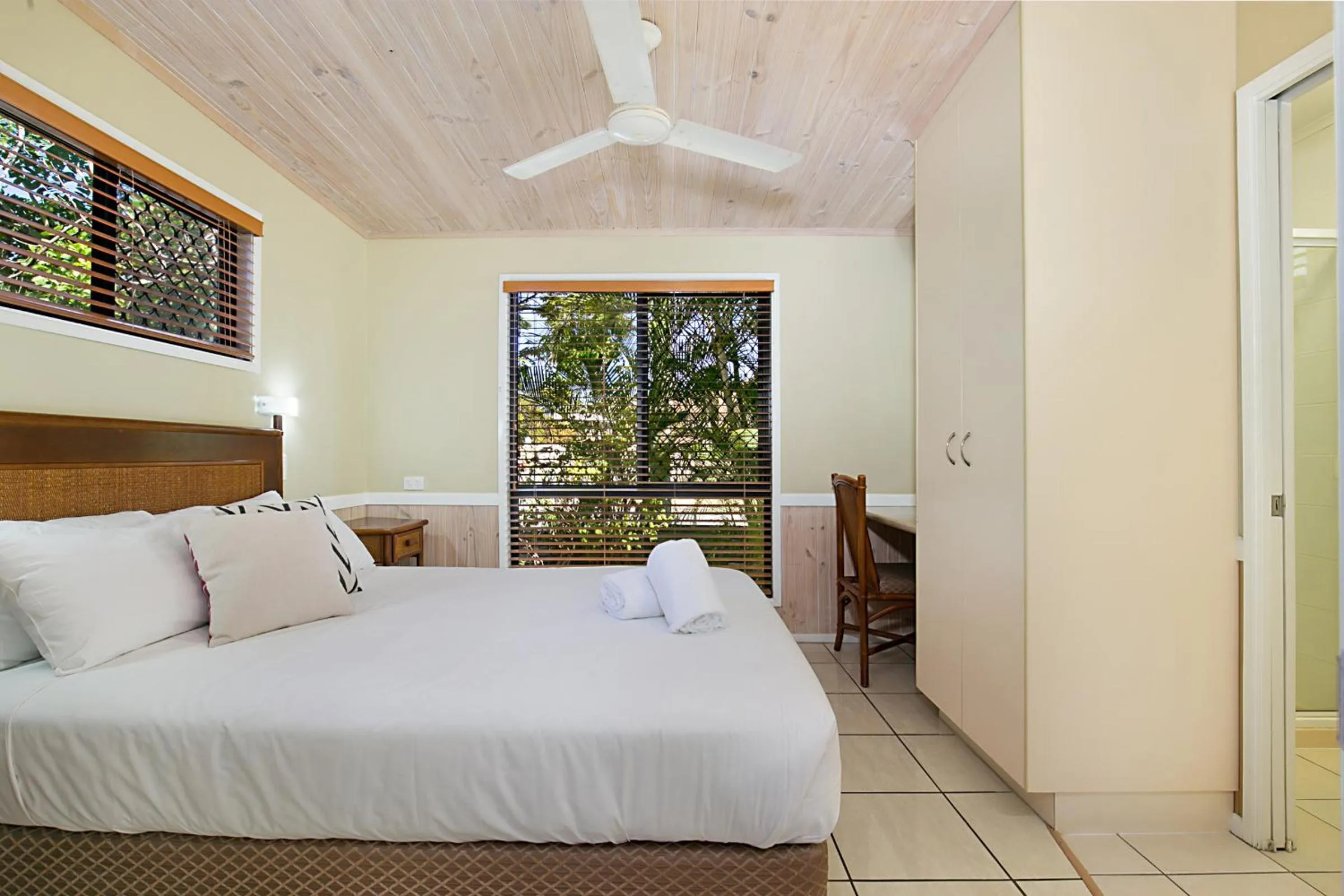 Bedroom, Bed in South Gladstone Motel