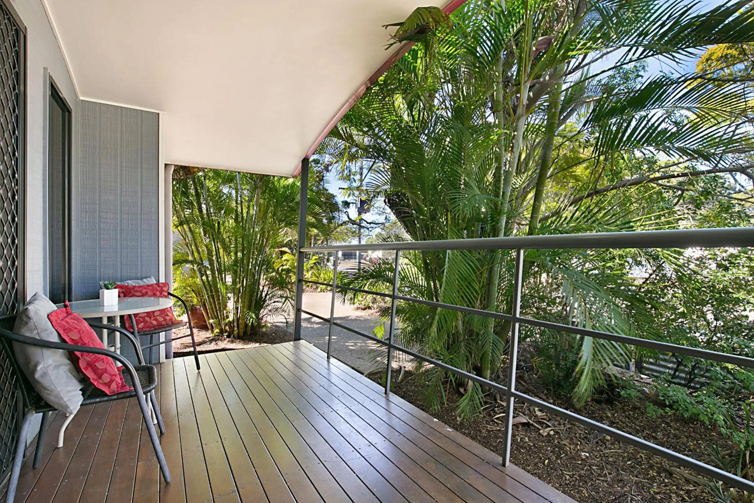 Patio in South Gladstone Motel