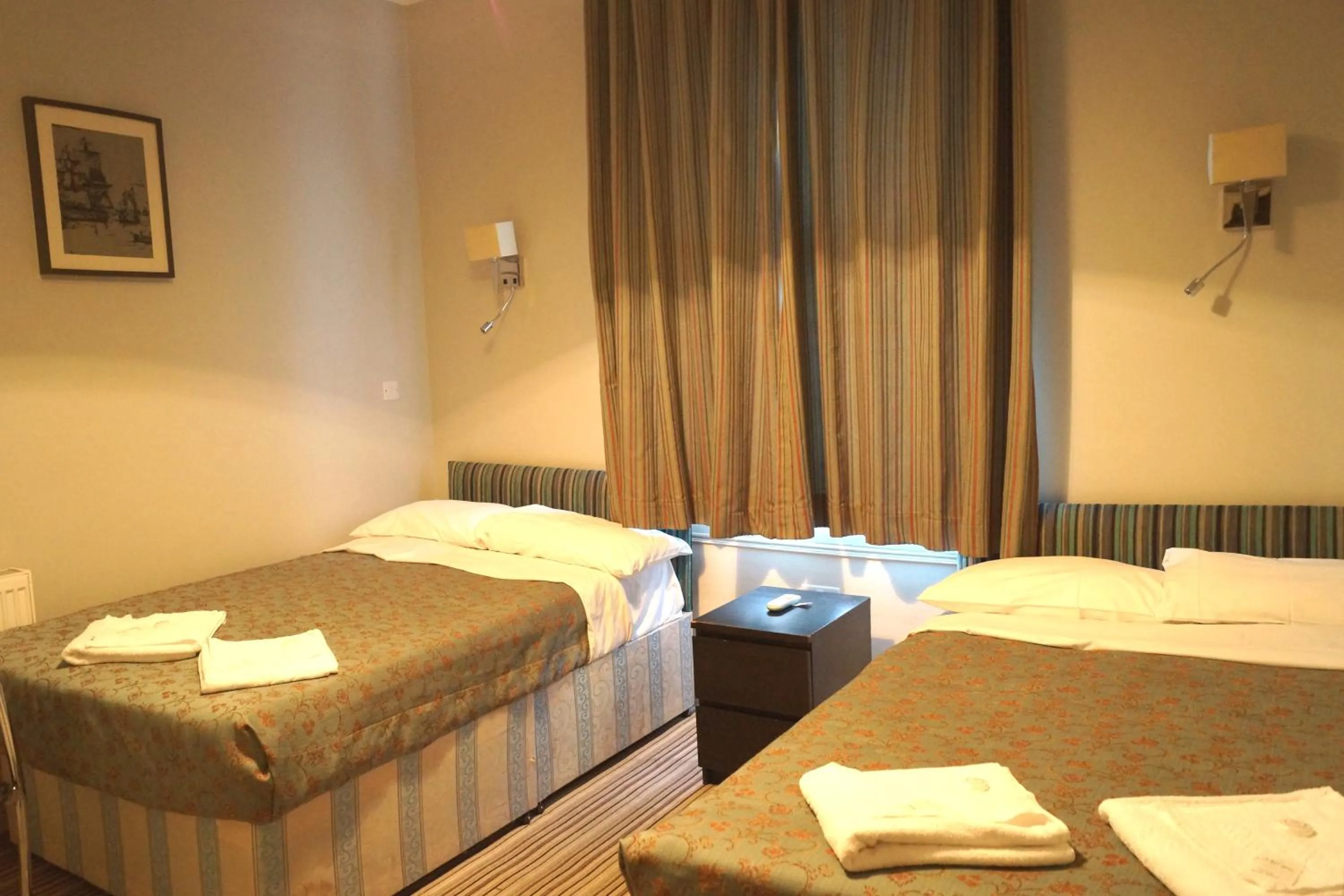 Bedroom, Bed in Comfotel BLU