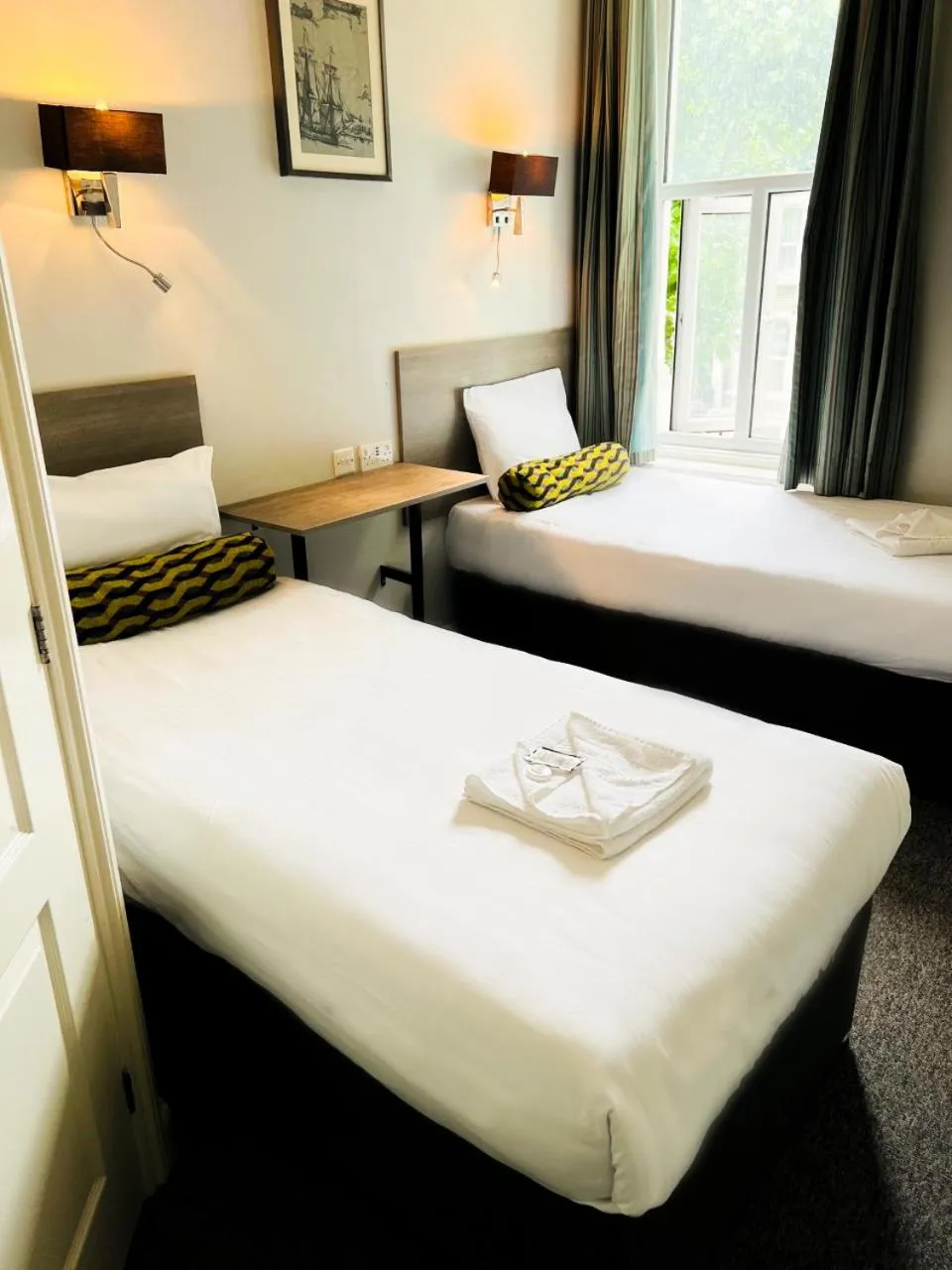 Bedroom, Bed in Comfotel BLU