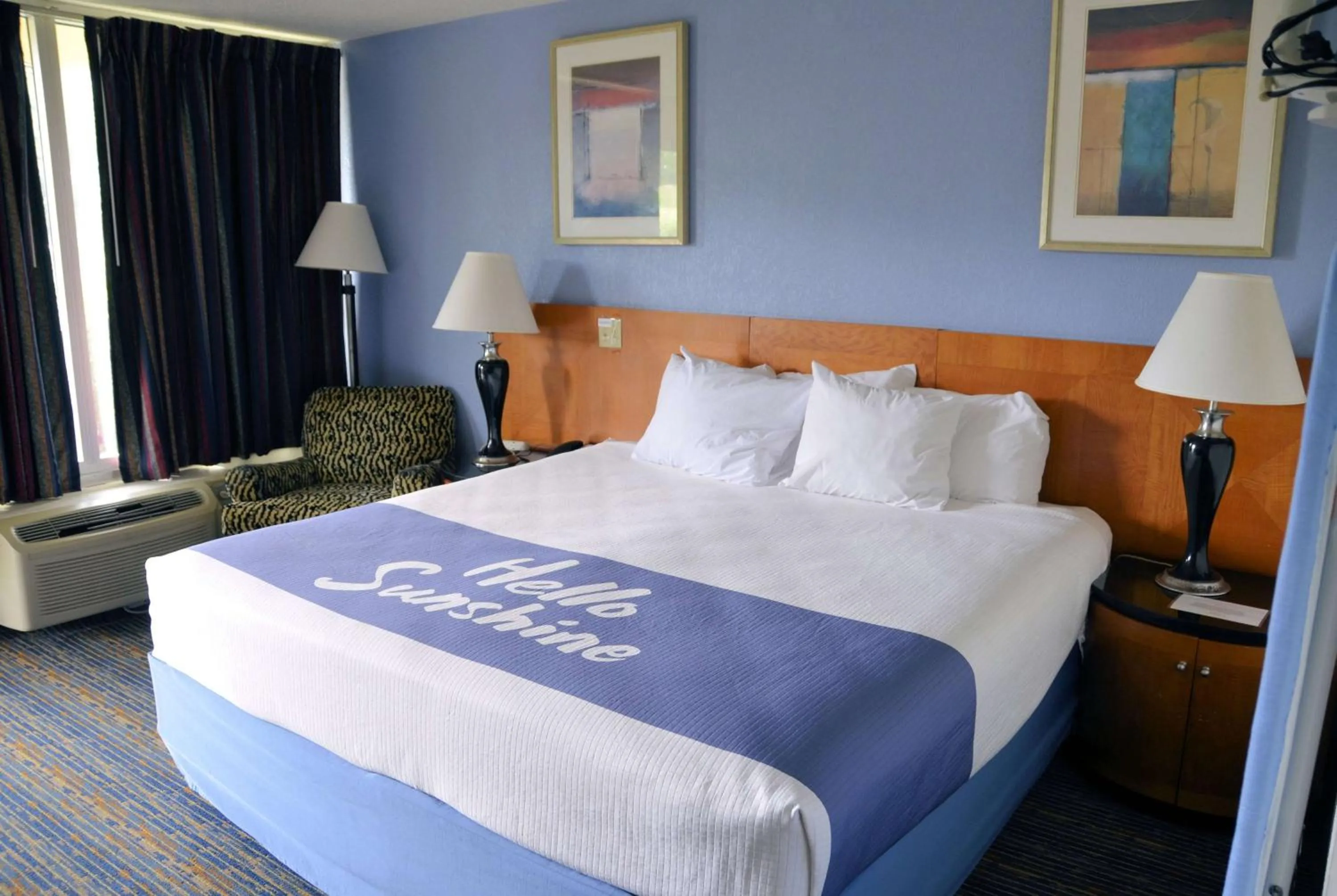 Photo of the whole room, Bed in Days Inn by Wyndham Luray Shenandoah