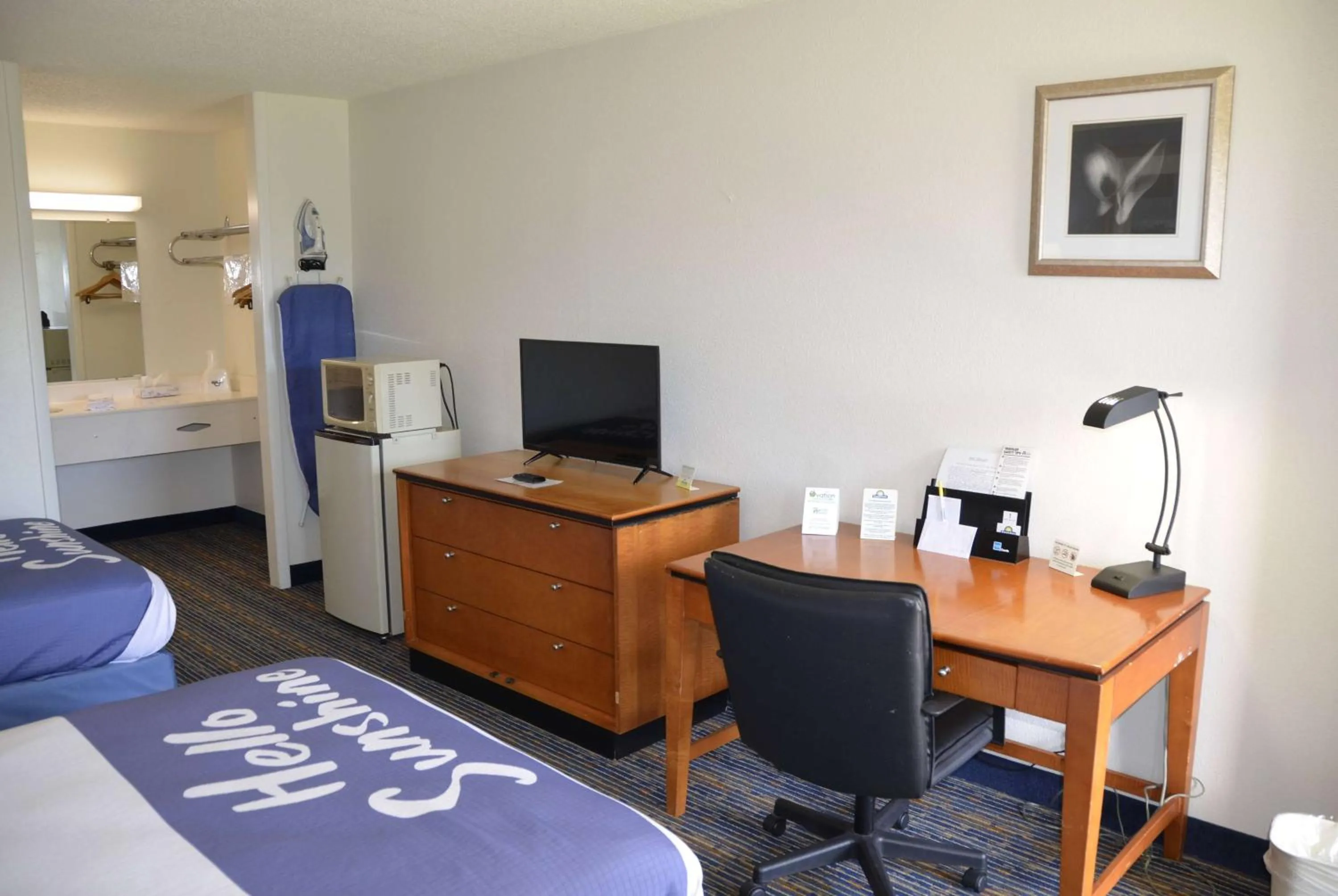 Photo of the whole room in Days Inn by Wyndham Luray Shenandoah