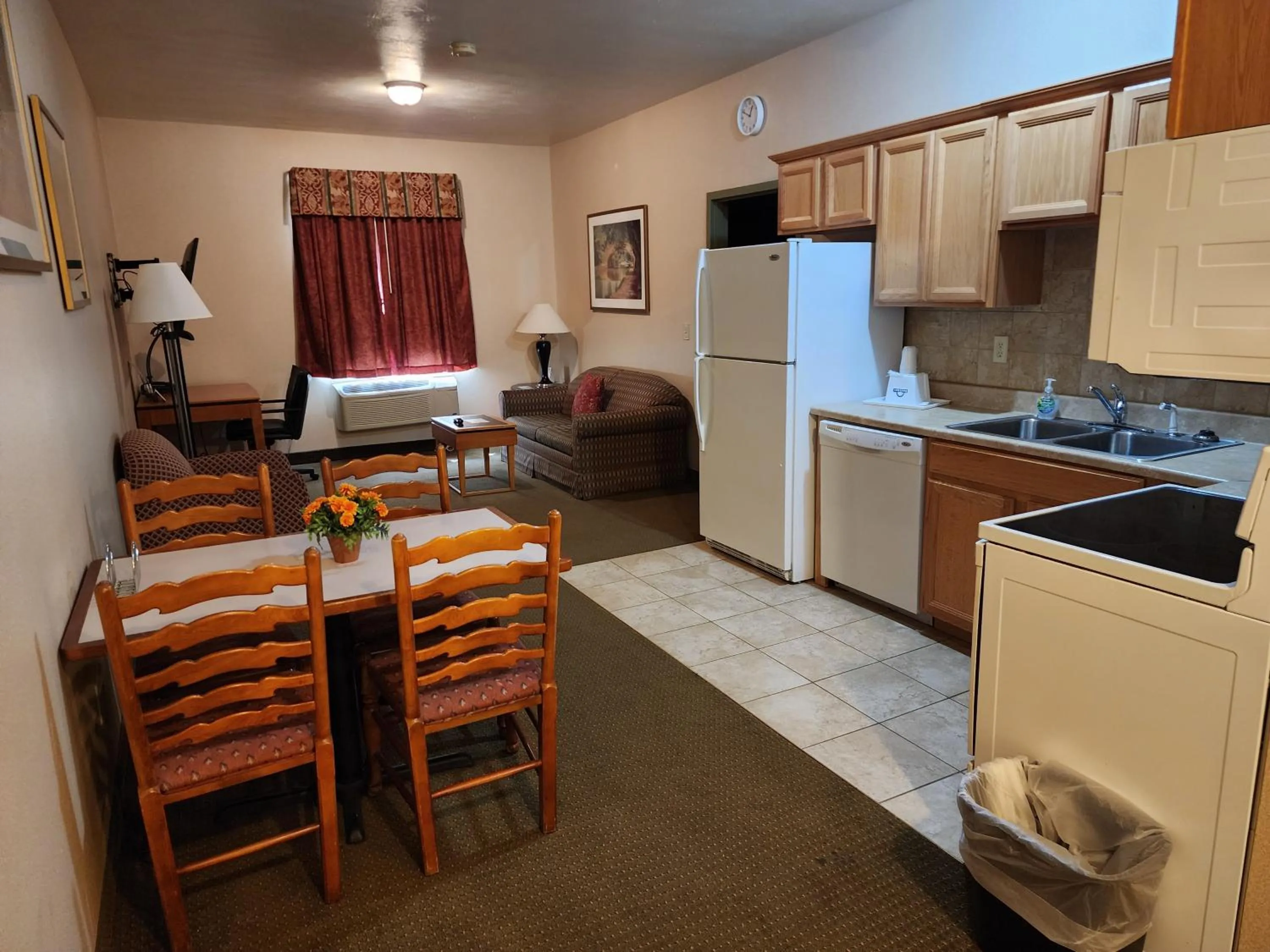 Kitchen or kitchenette in Days Inn by Wyndham Luray Shenandoah