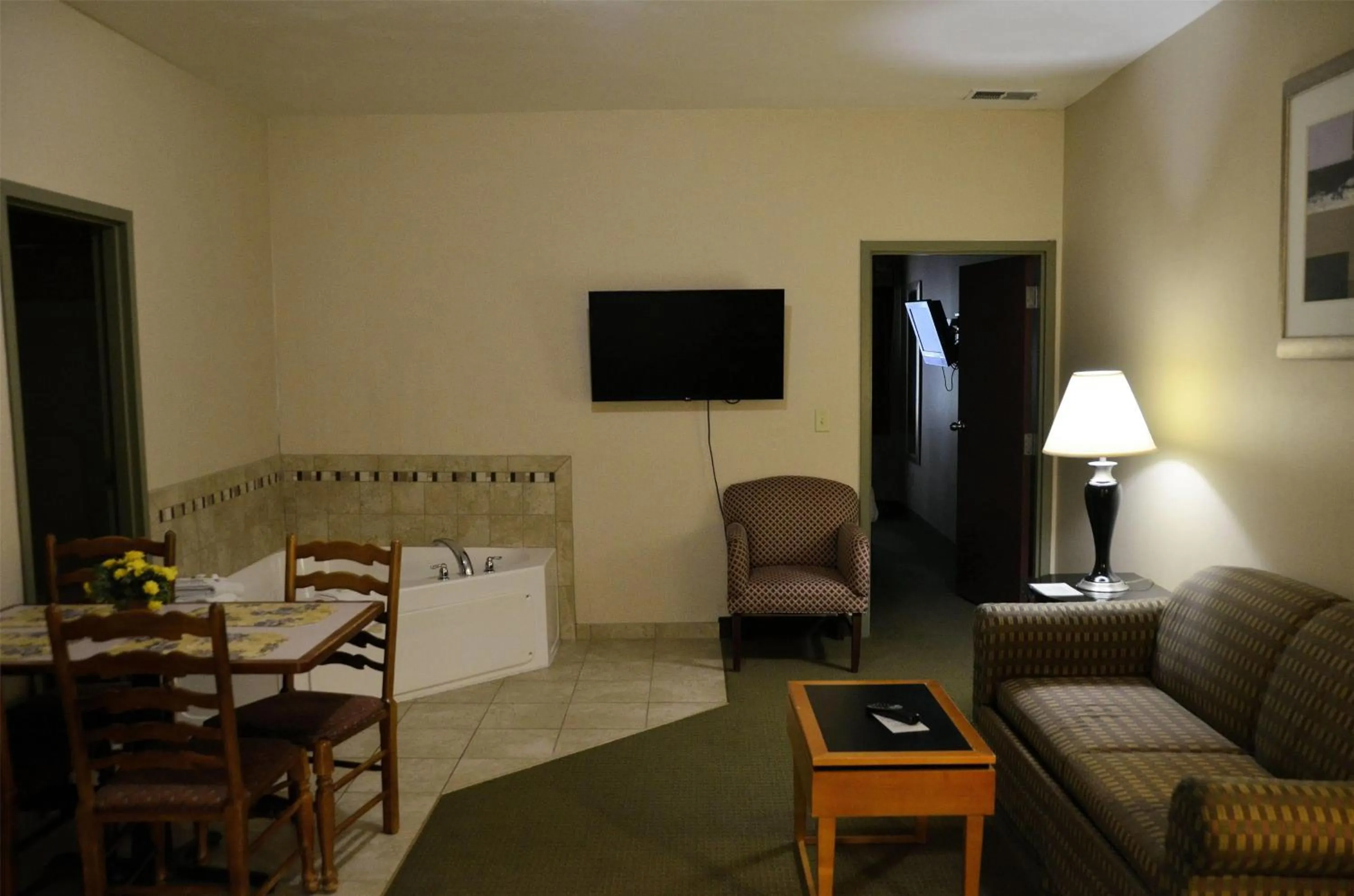 Photo of the whole room in Days Inn by Wyndham Luray Shenandoah
