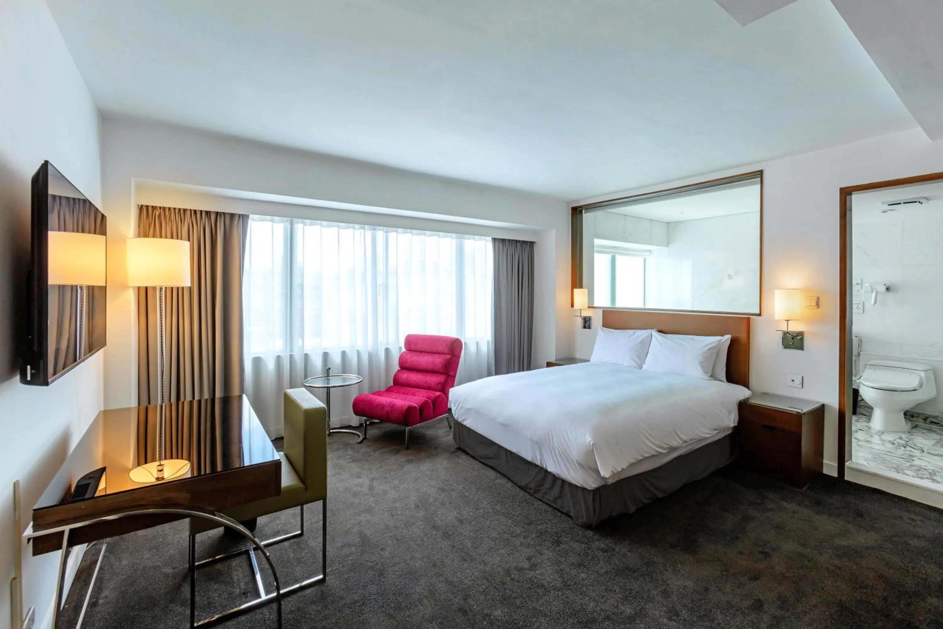 Photo of the whole room, Bed in United Hotel