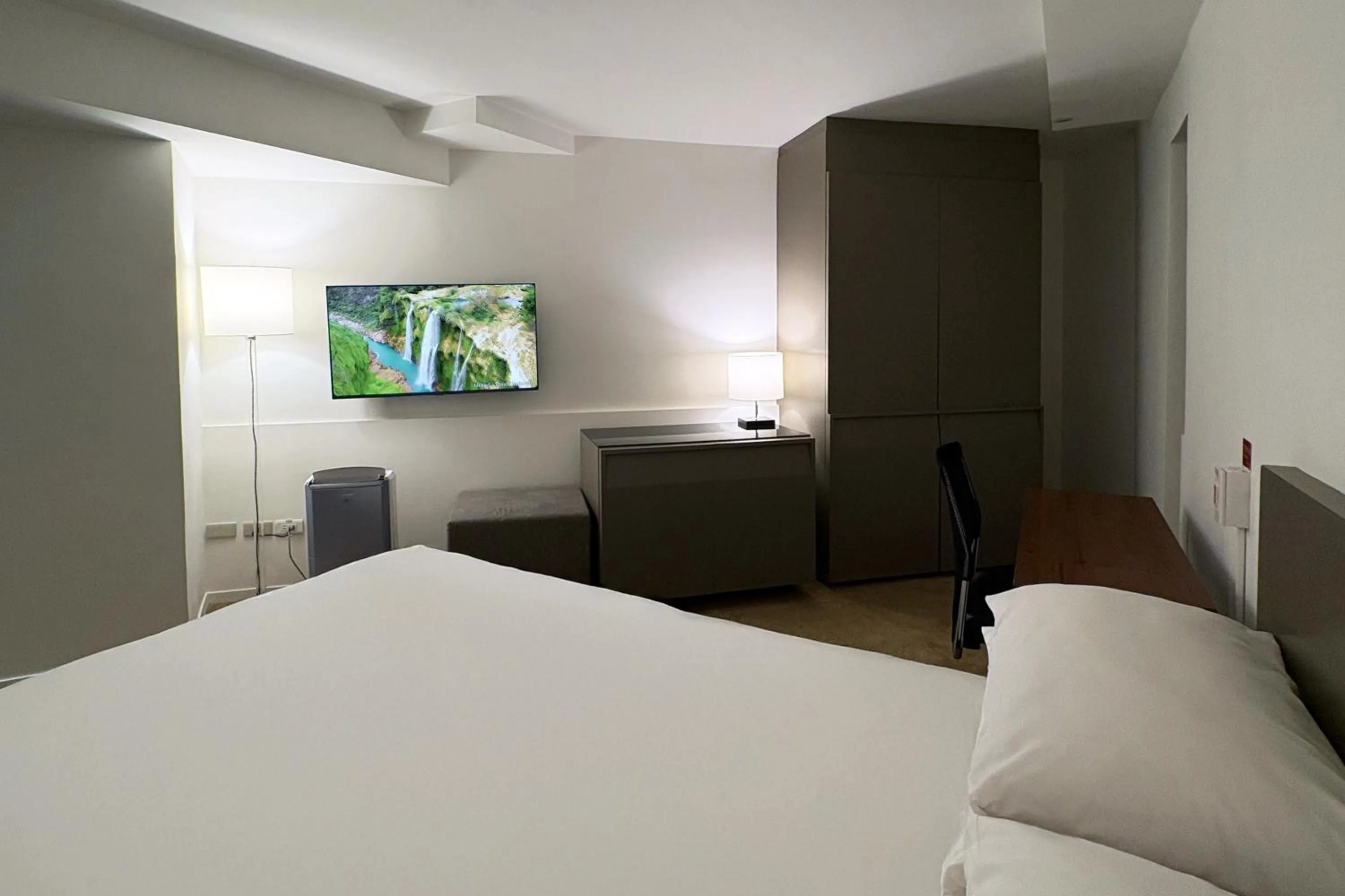 Photo of the whole room, Bed in United Hotel