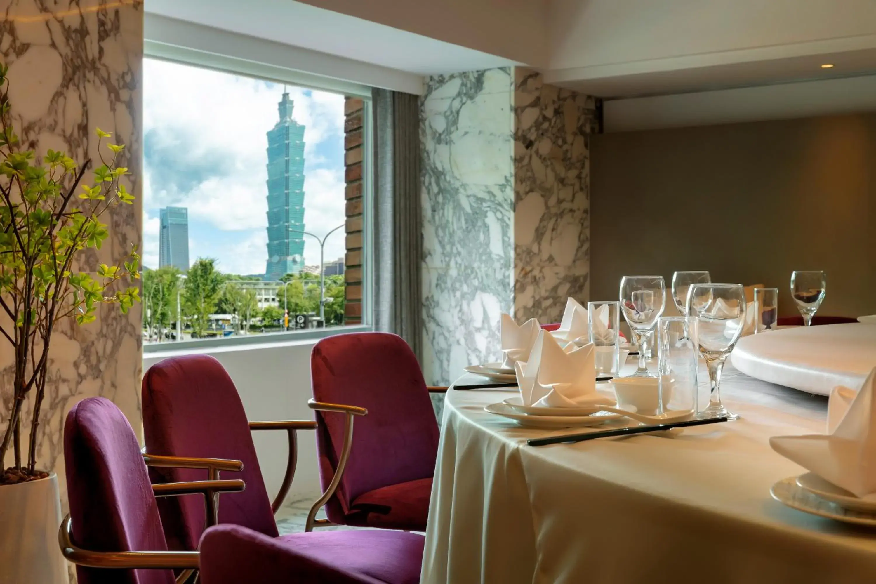 Restaurant/places to eat in United Hotel Restaurant/places to eat in United Hotel